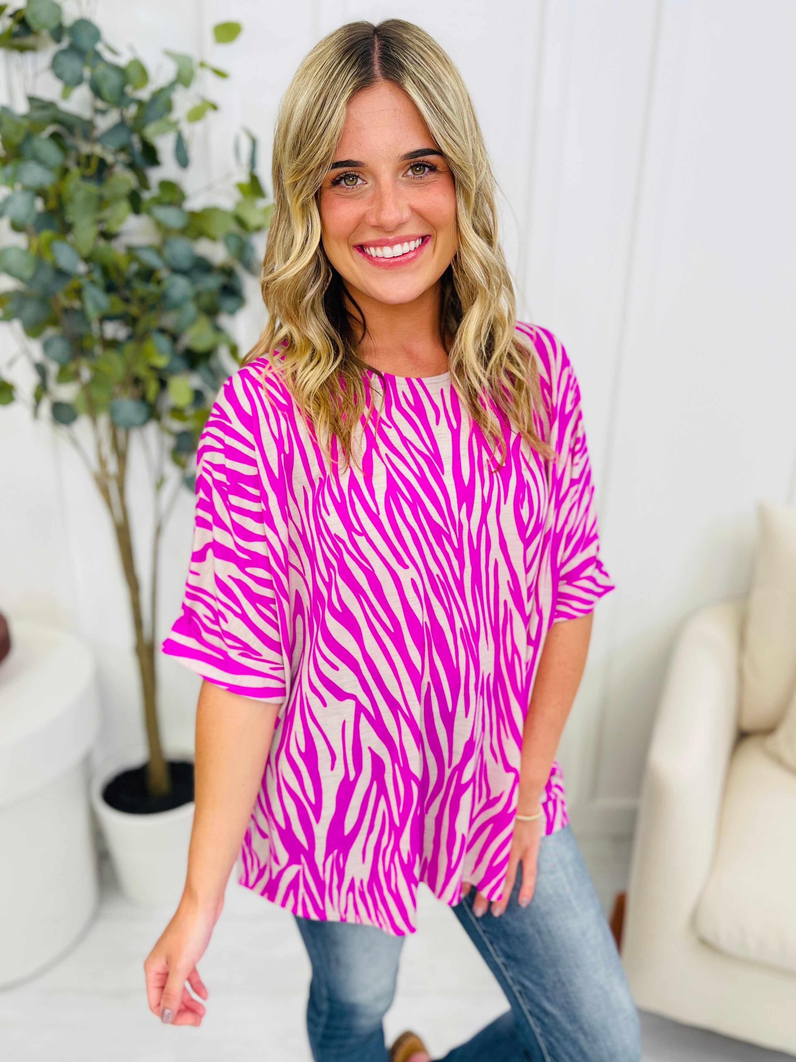 REG/CURVY A Simple Request Top