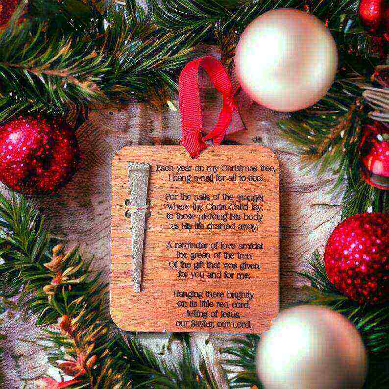 Christmas Nail Ornament | Christmas Present