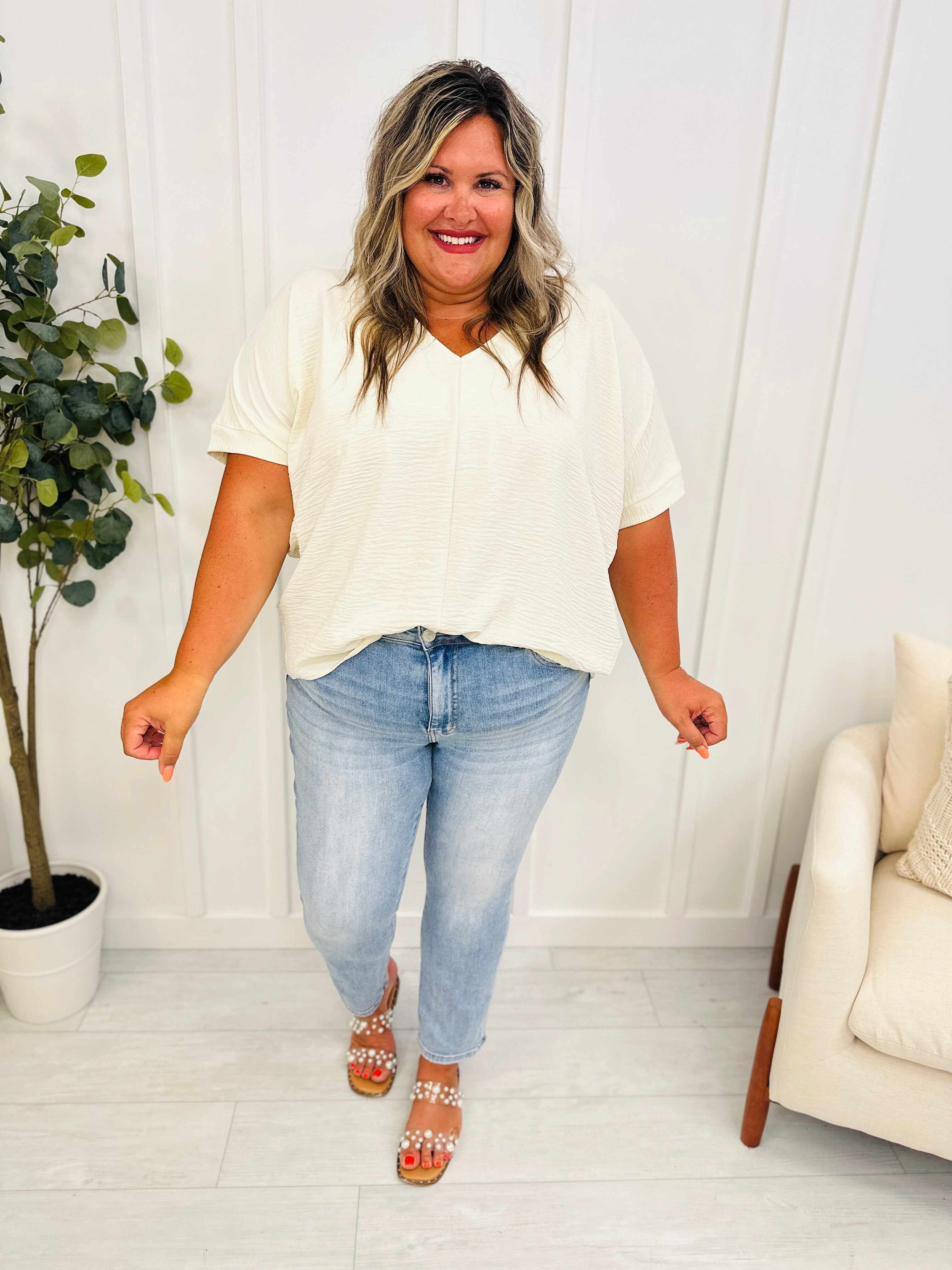 MARKDOWNS! Lovervet REG/CURVY Straight Into Summer Straight Leg Mid Rise Jeans