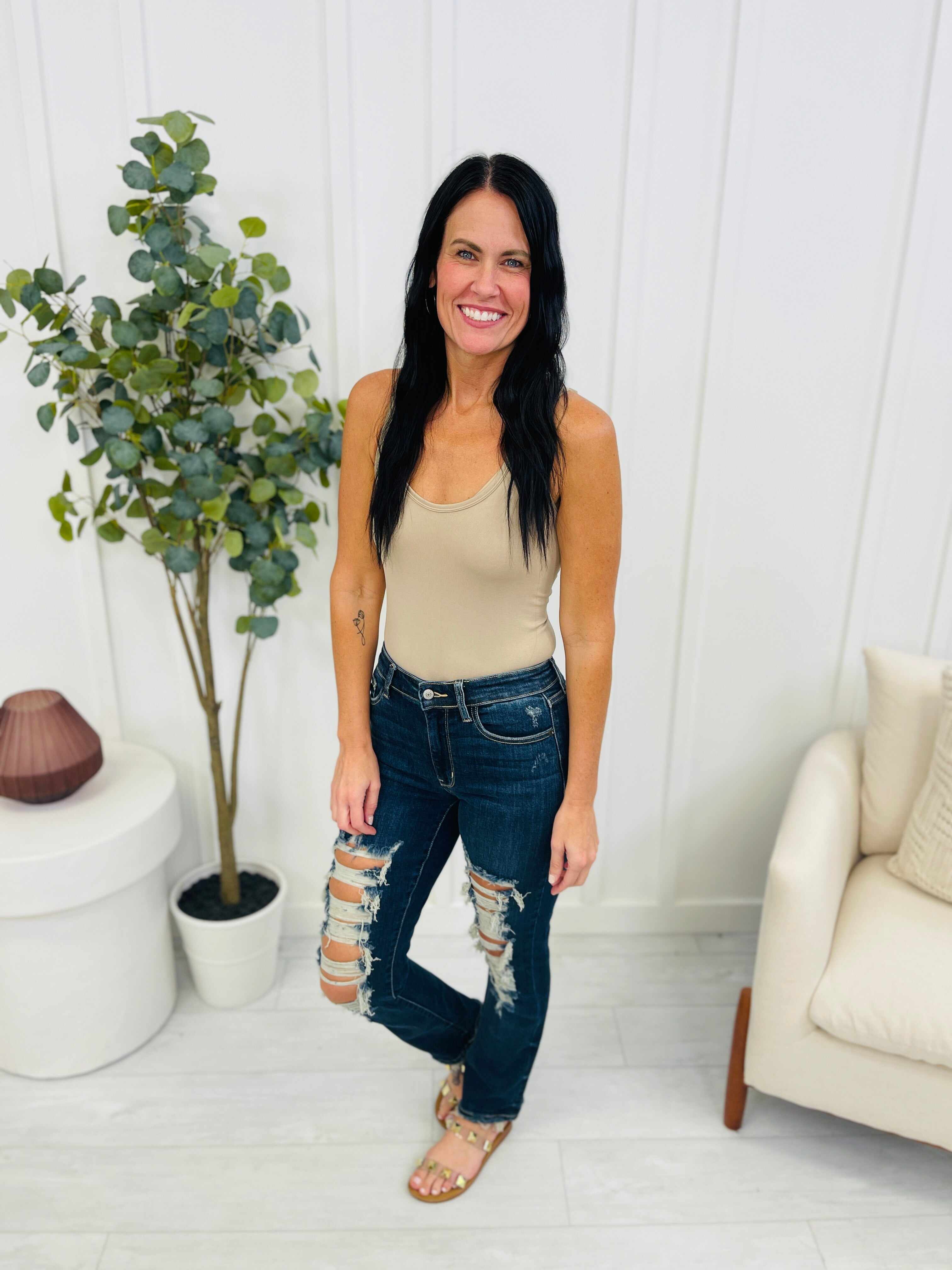 REG/CURVY Straighten Up Straight Leg Jeans