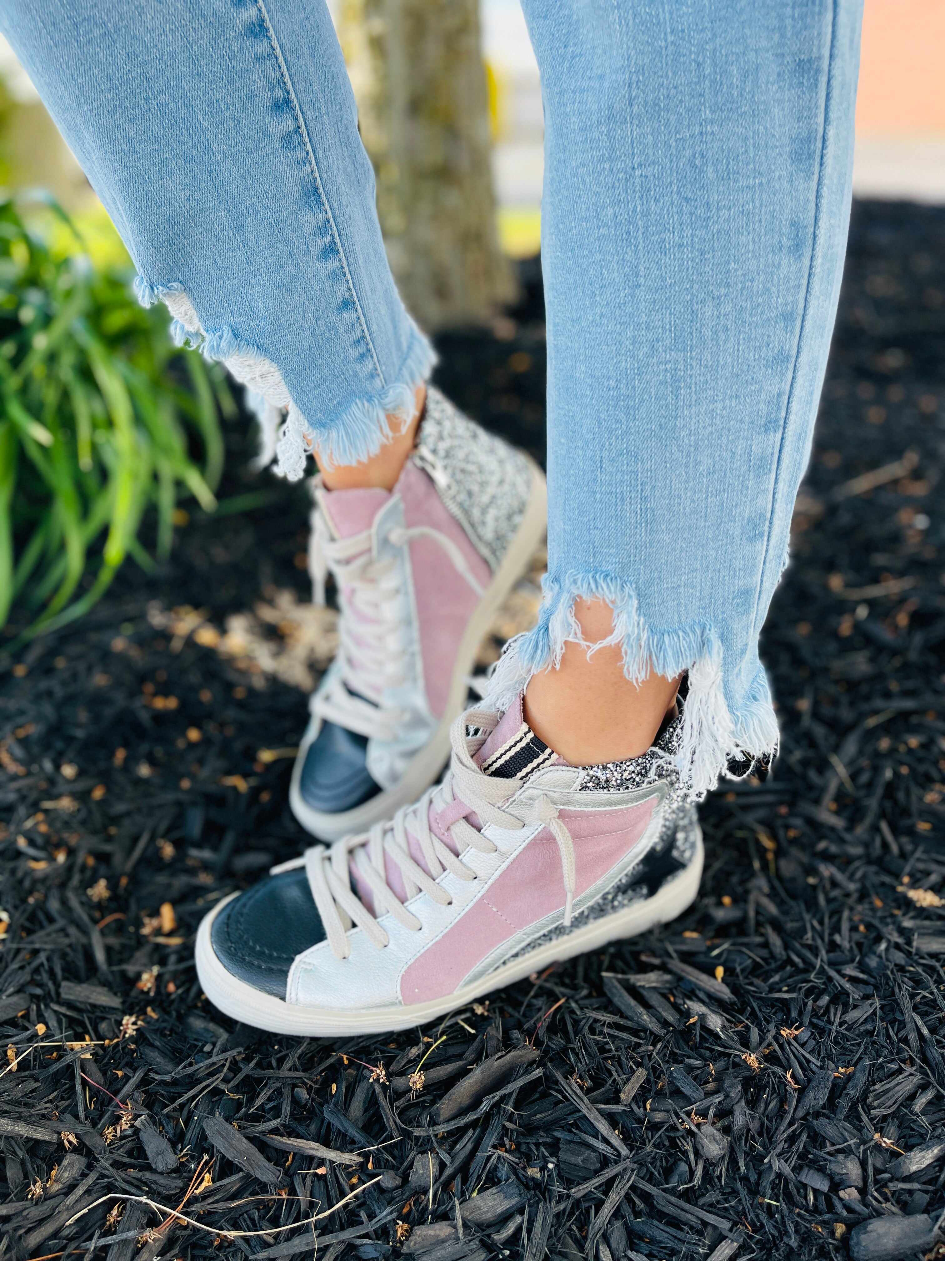 PLUS/REG Lighten Up Boyfriend Jeans