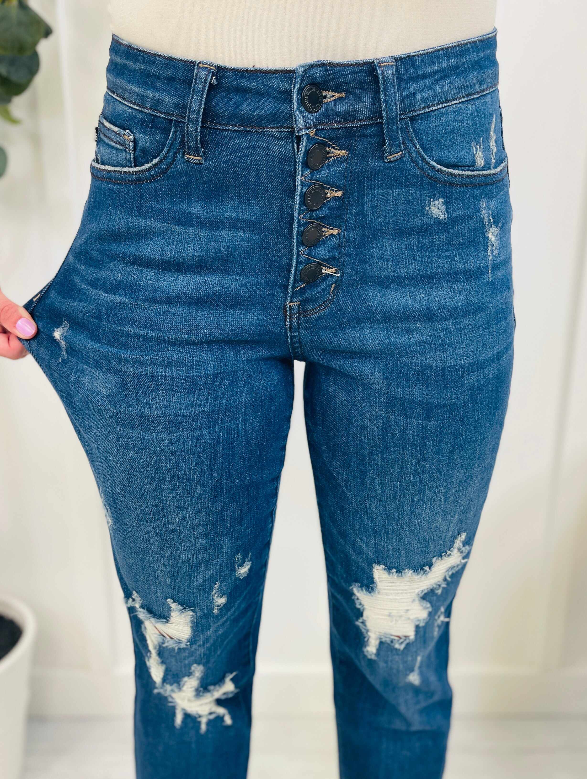 REG/CURVY Boyfriend Material Button Fly Boyfriend Jeans