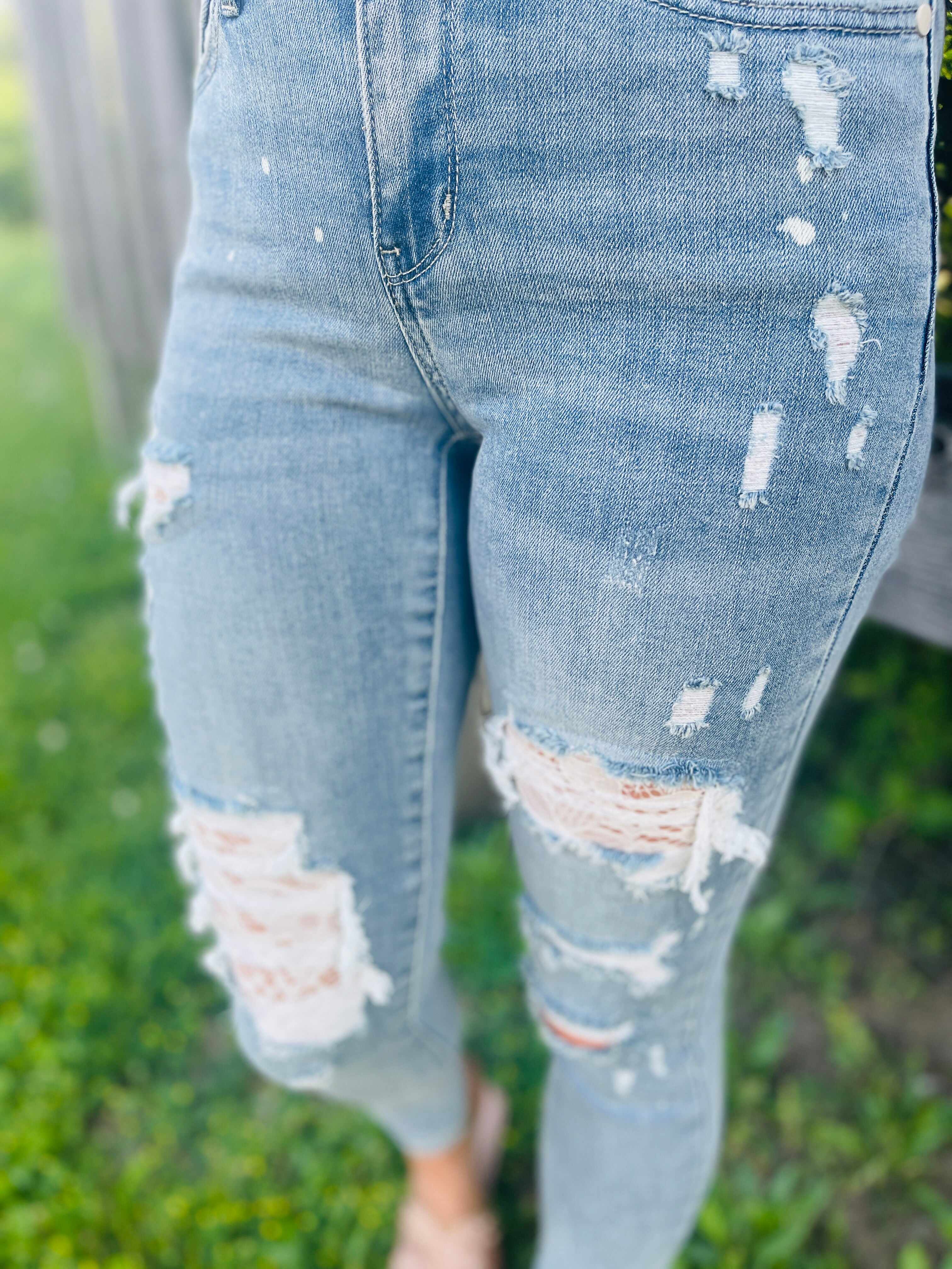 PLUS/REG All Laced Up Lace Patch Skinny Jeans