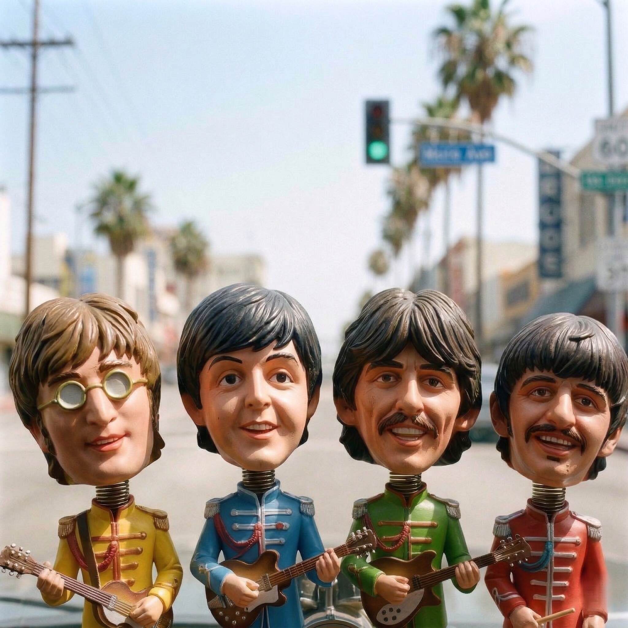 🎁Beatles Sgt. Pepper Bobblehead Doll
