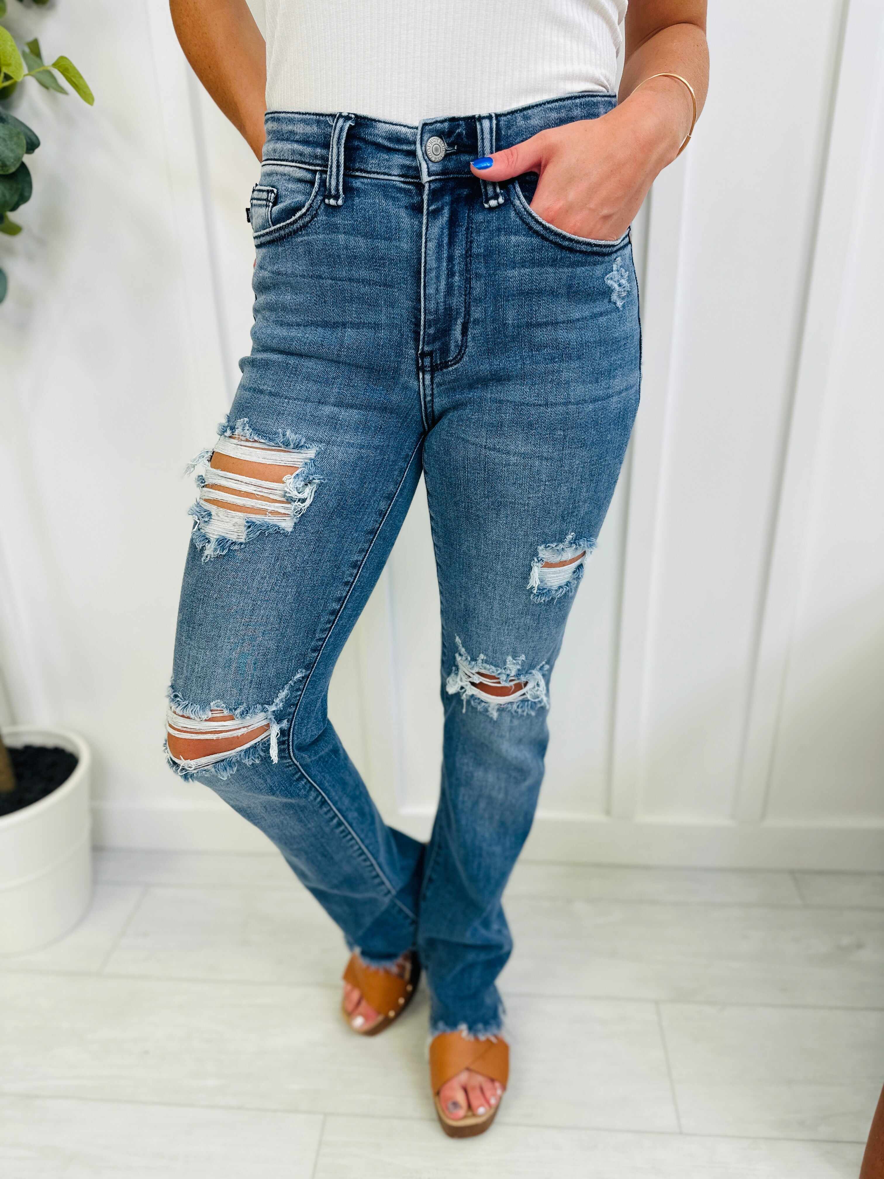 REG/CURVY Get Something Straight Mid Rise Jeans