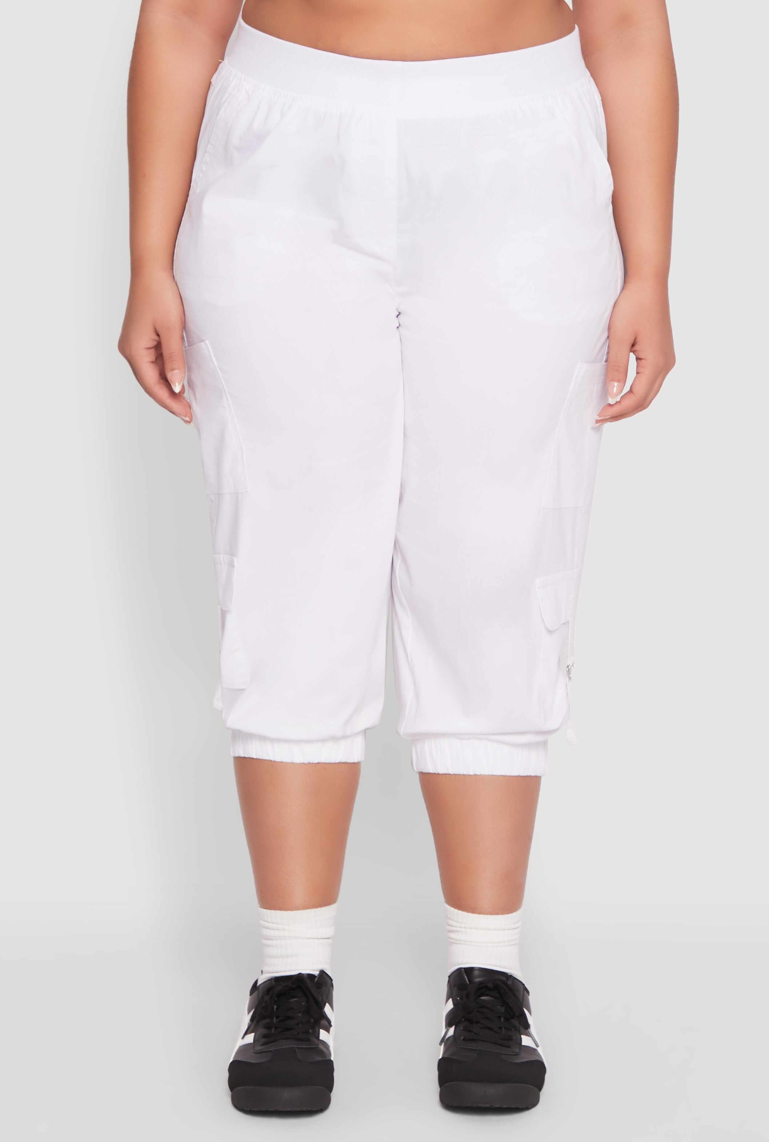 Plus Size Poplin D Ring Cargo Pocket Capri Pants