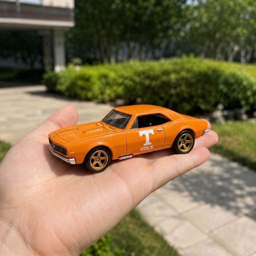 🏈🚗Hot Wheels Tennessee Vols 135th Anniversary Chevrolet Camaro