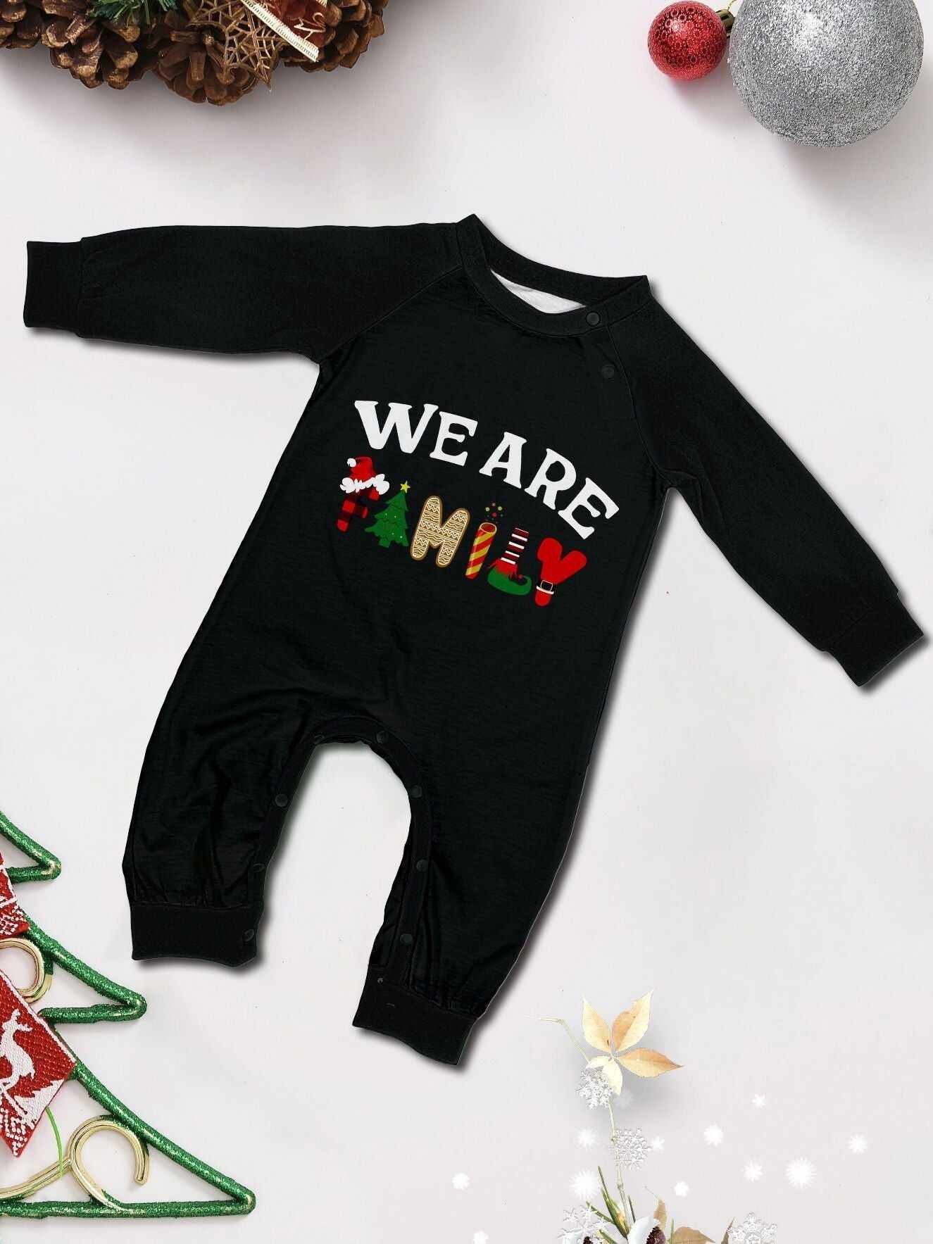 ��We Are Family�� Long Sleeve Monogrammed Plaid Parent-Child Pajamas