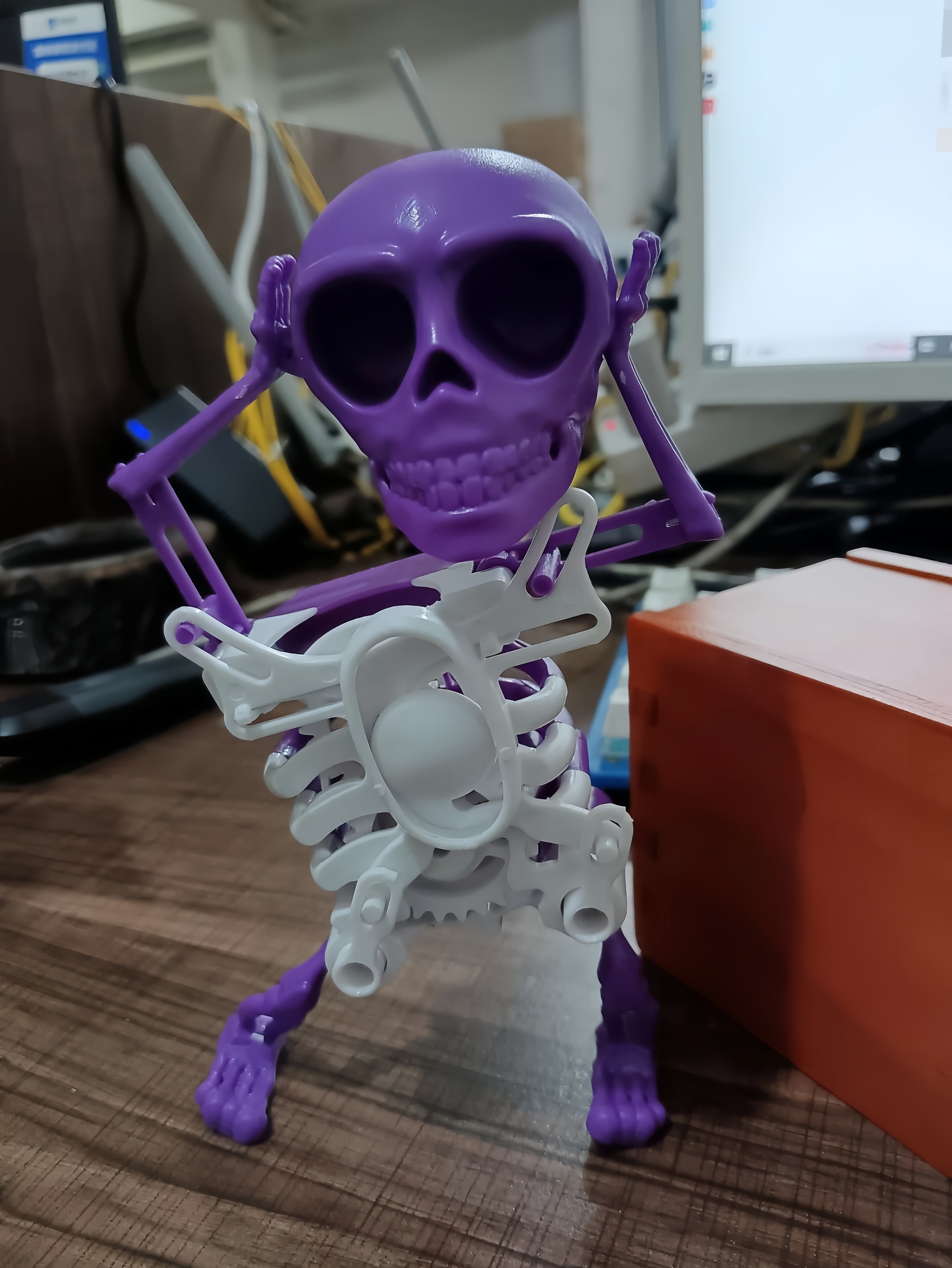 Dancing and Swinging 3D Skull Toy🎉