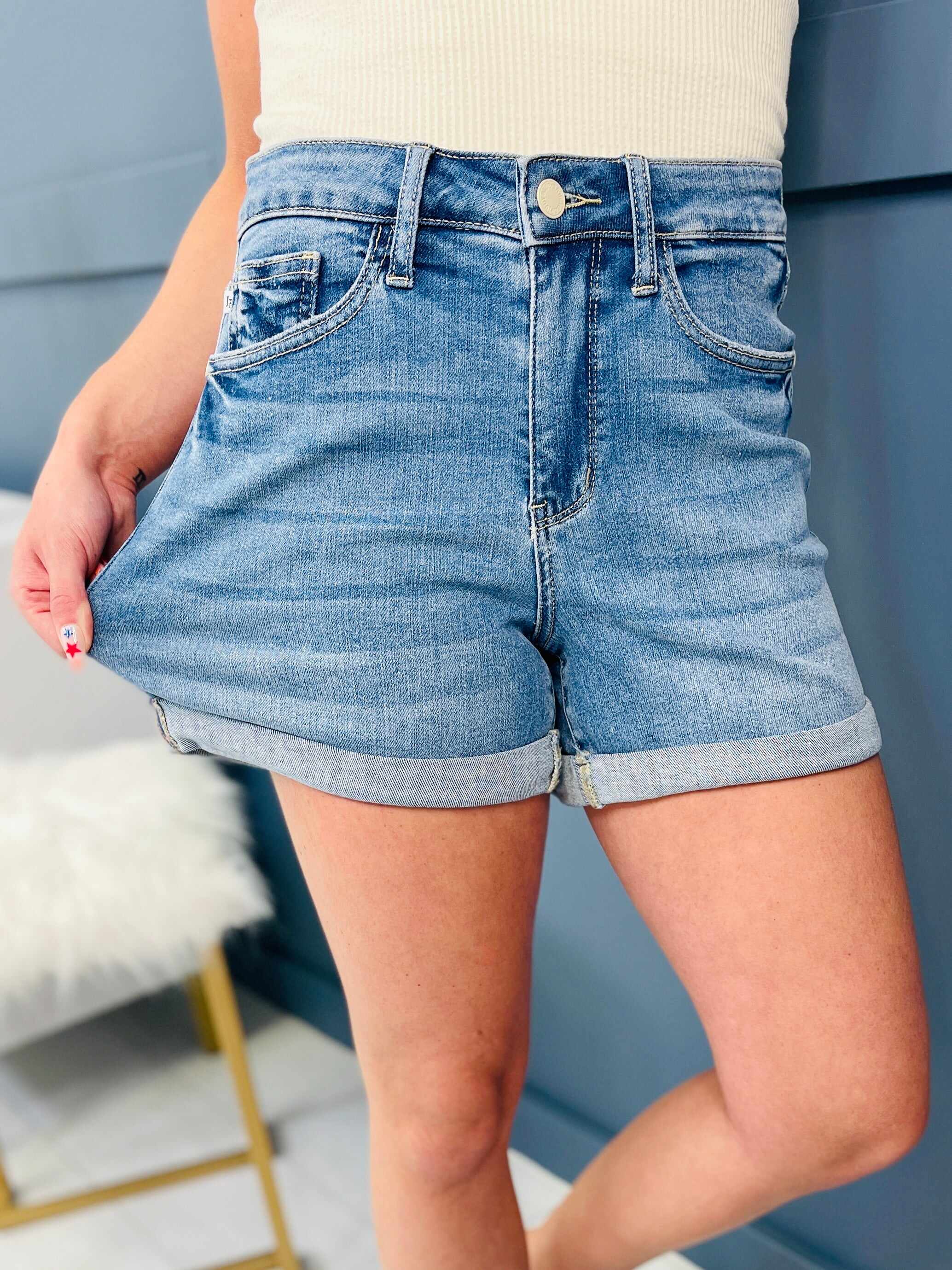 RESTOCK! Best Selling REG/CURVY Off The Cuff Shorts