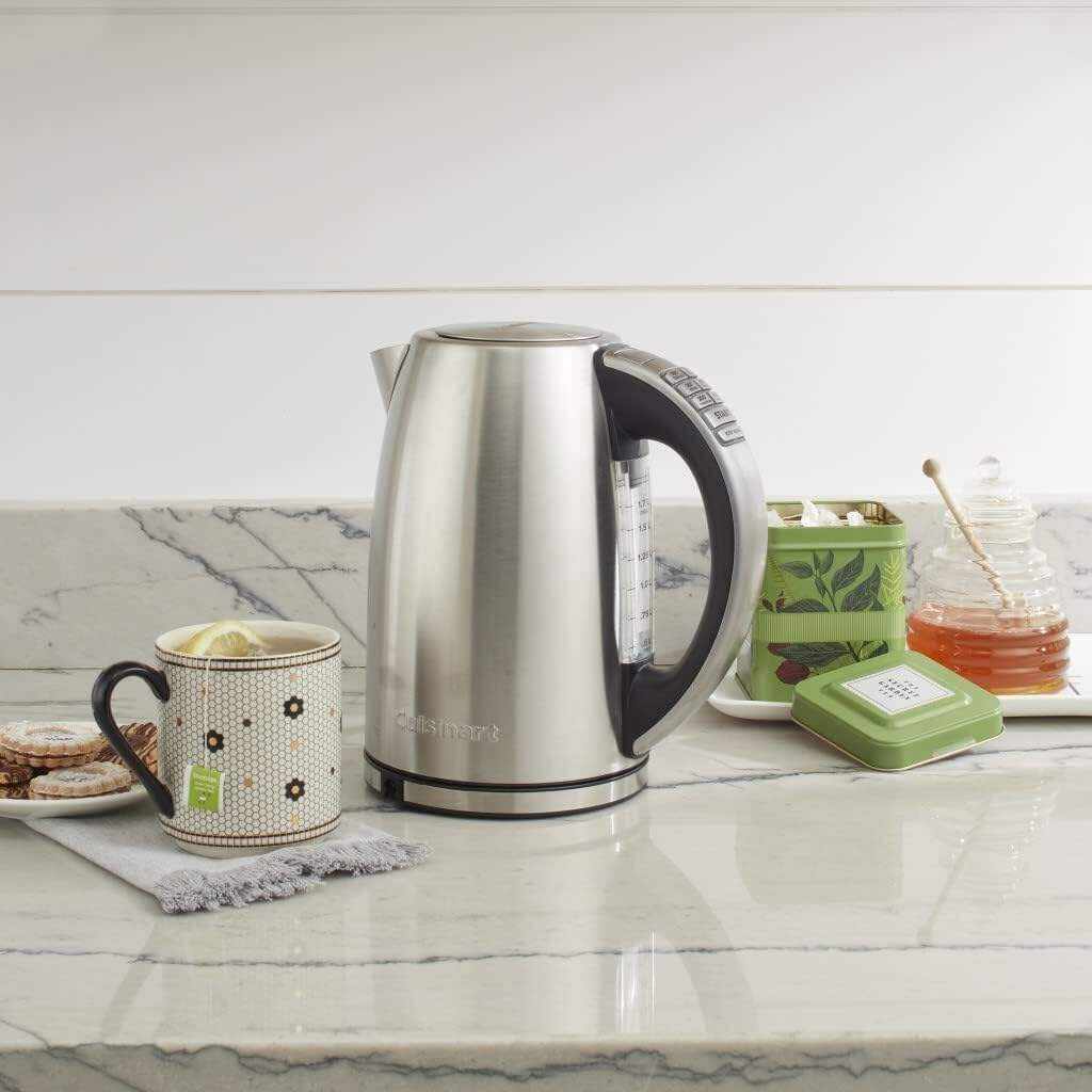 Cuisinart Electric Kettle, 1.7-Liter Capacity, Cordless 1500-Watts for Fast Heat Up, Stay Cool Non-Slip Handle, Stainless Steel, CPK-17P1