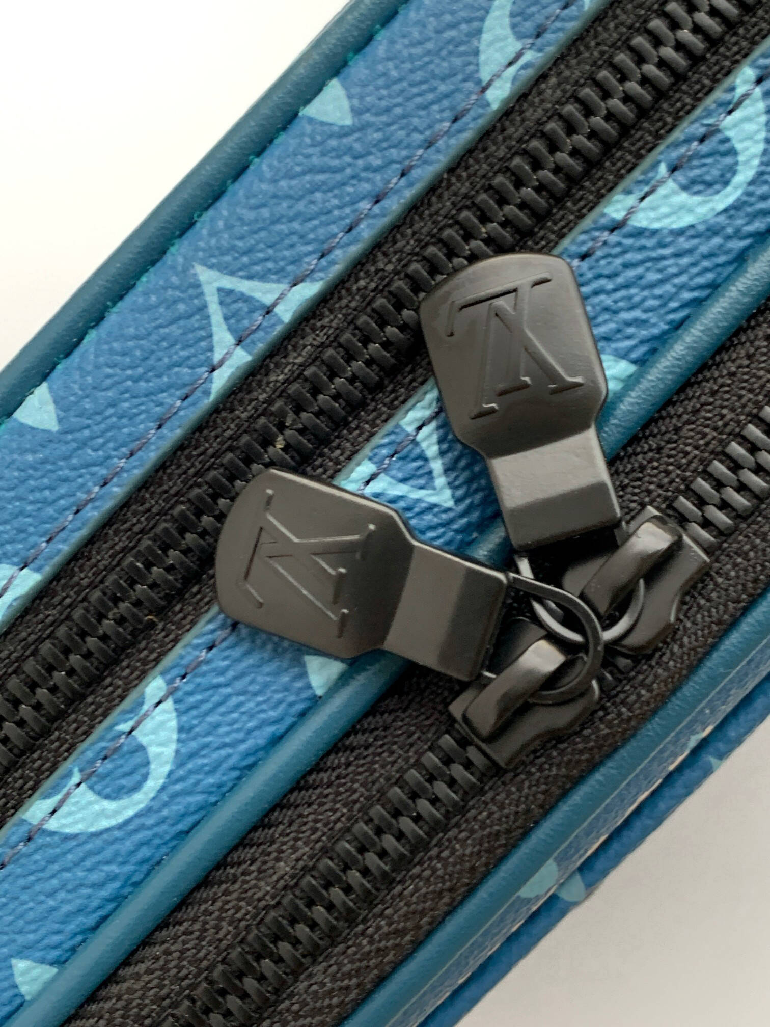 CB 2026 BLUE CAMERA BAG