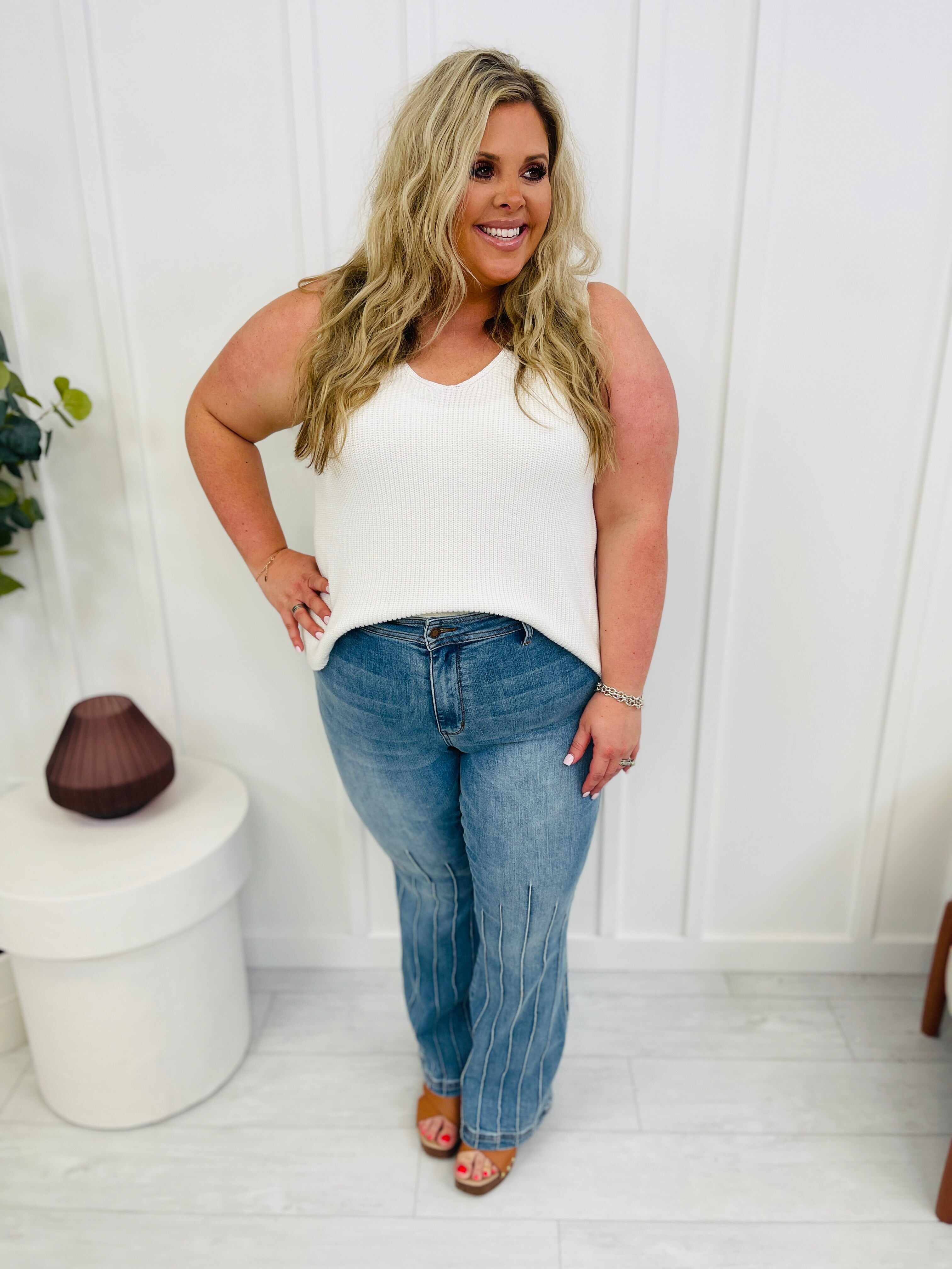 REG/CURVY Eyes On You Bootcut Jeans
