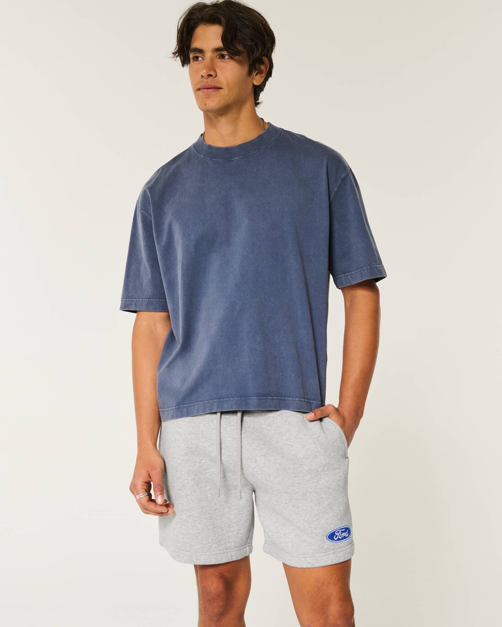 Mid-Thigh Camo Loose Fleece Shorts