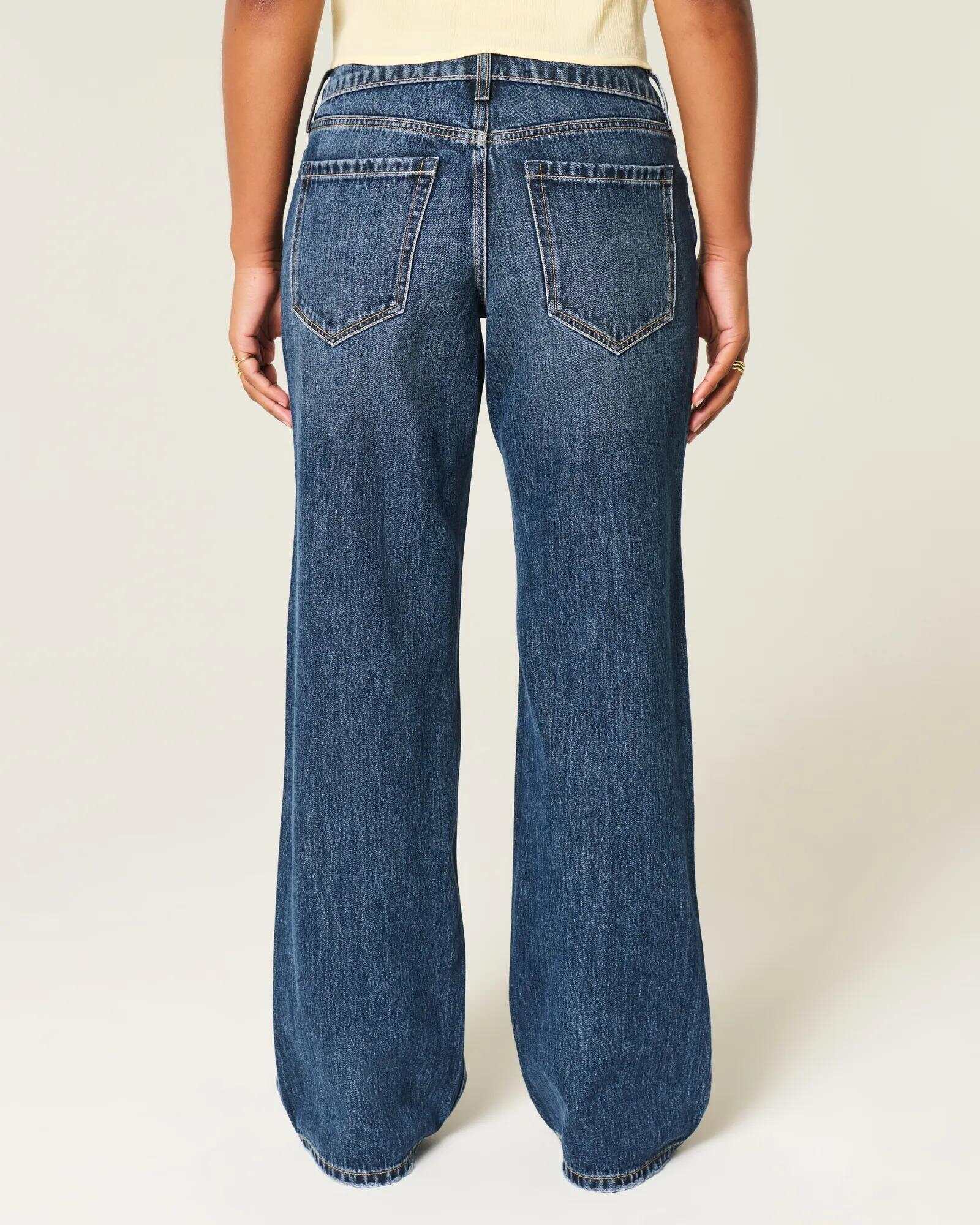 Curvy Low-Rise Light Wash Baggy Jeans