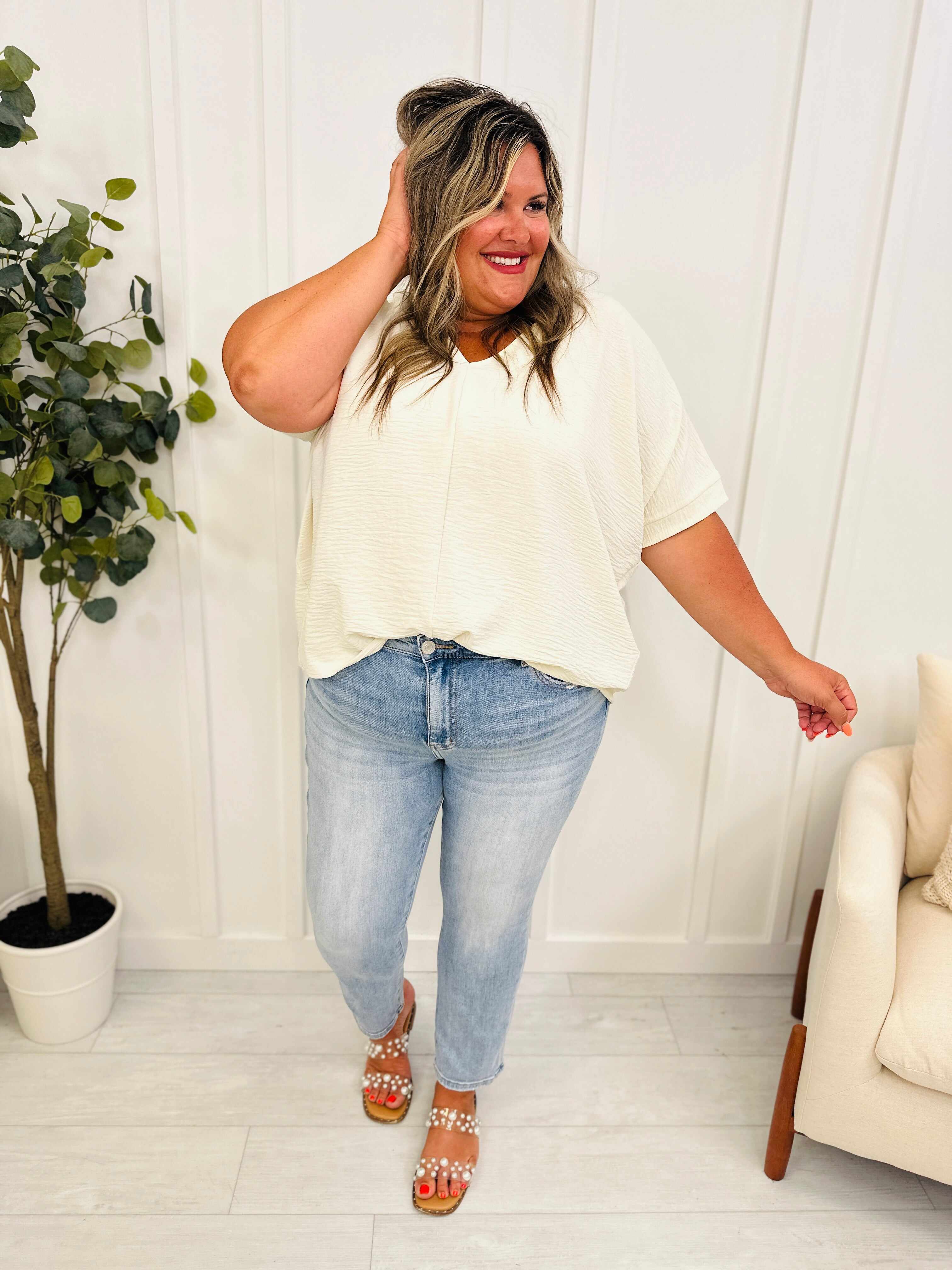 MARKDOWNS! Lovervet REG/CURVY Straight Into Summer Straight Leg Mid Rise Jeans