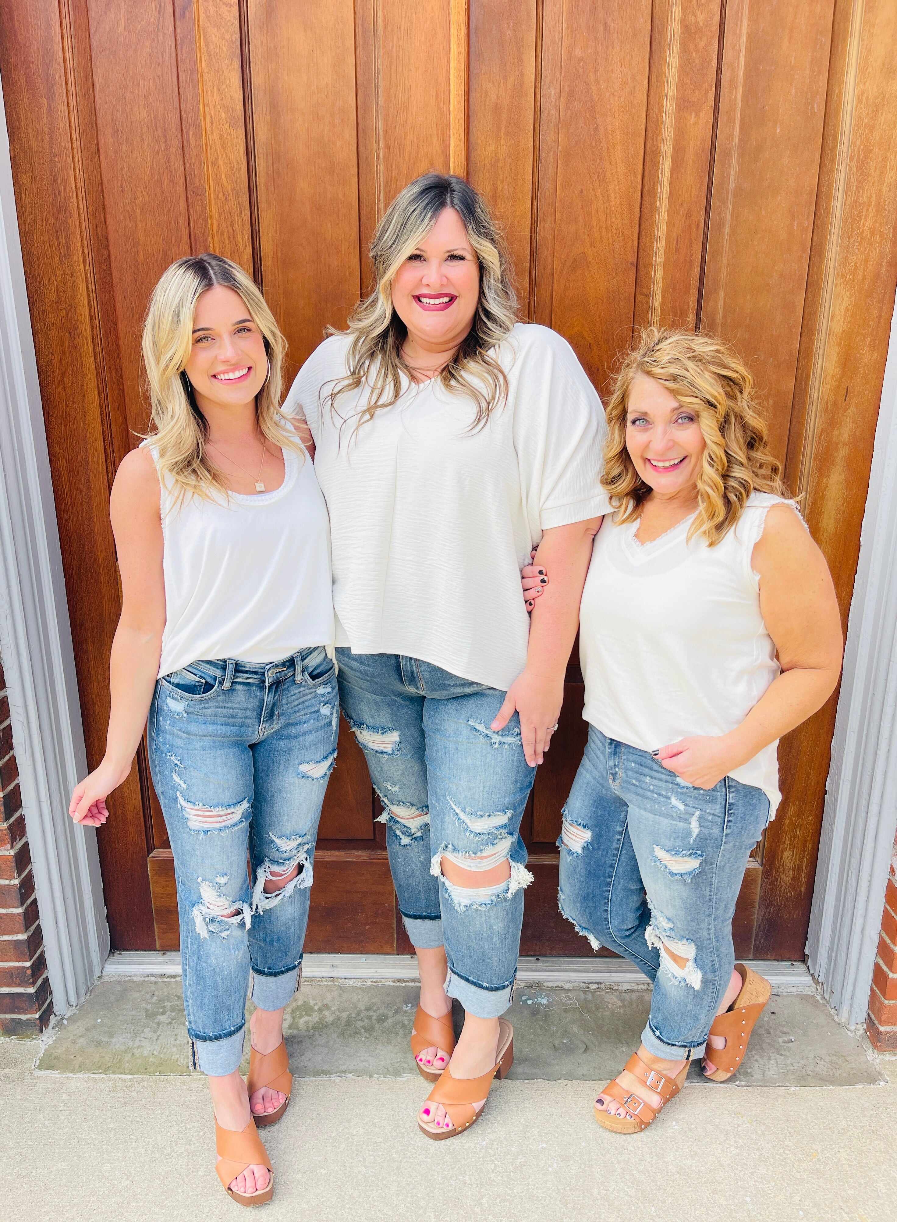Restock! REG/CURVY Somewhere On a Bleach Mid Rise Boyfriend Jeans