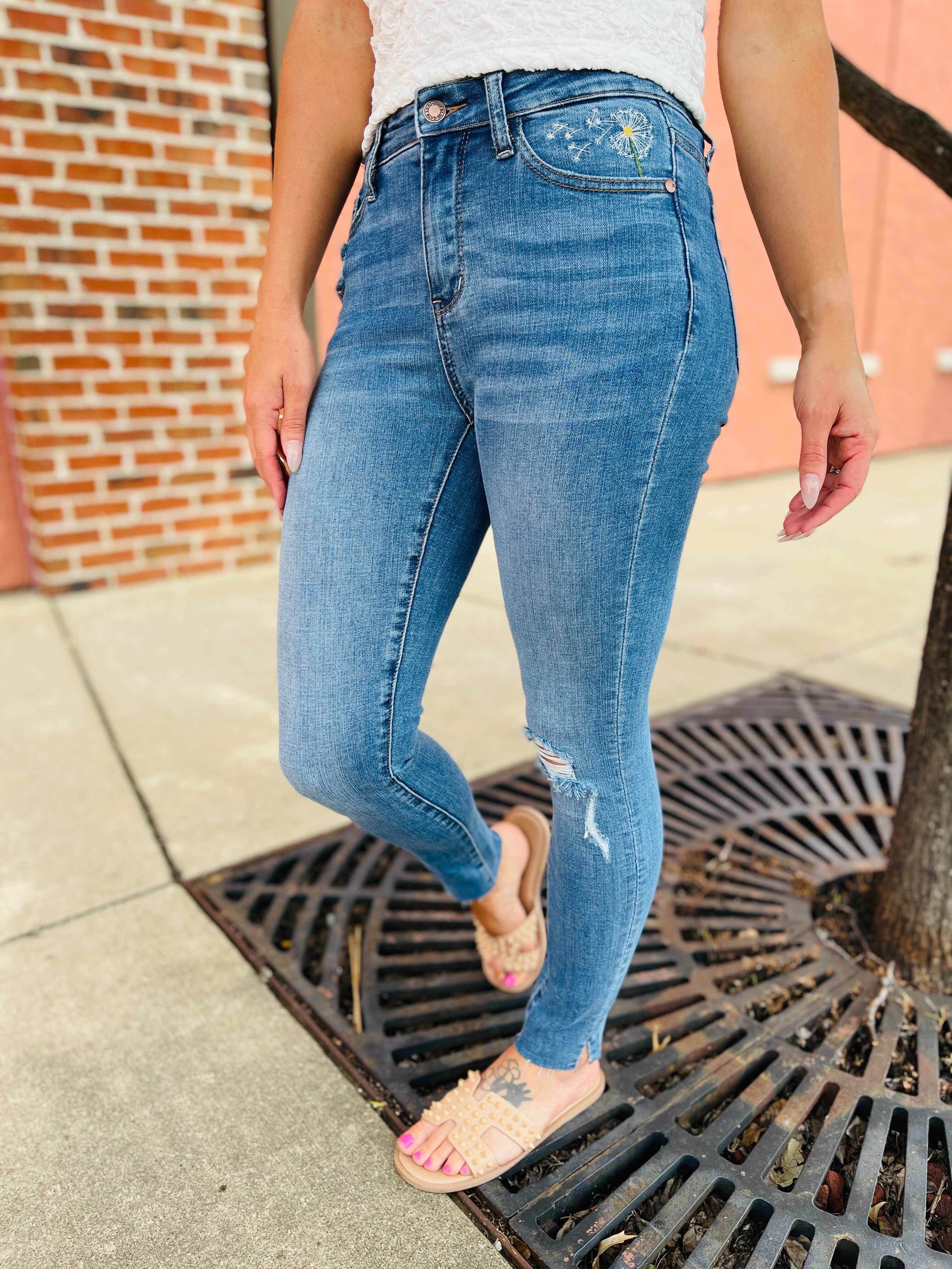 PLUS/REG Dancing In The Wind Dandelion Embroidered Skinny Jeans