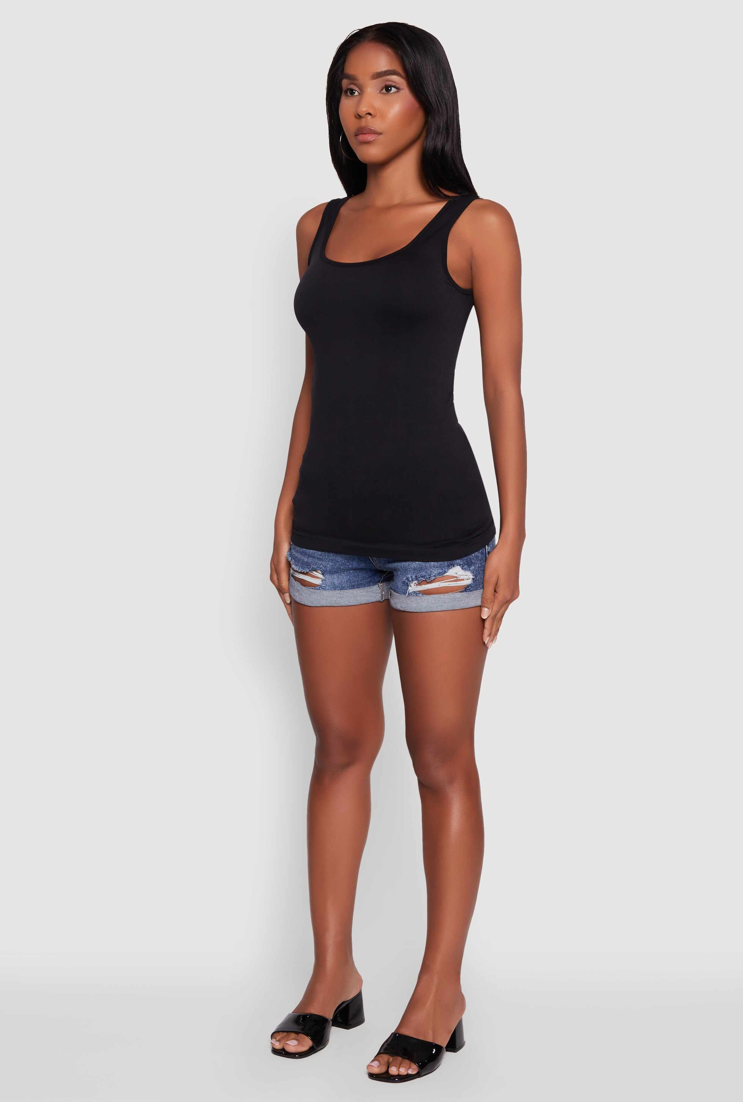 Seamless Classic Fit Scoop Neck Tank Top