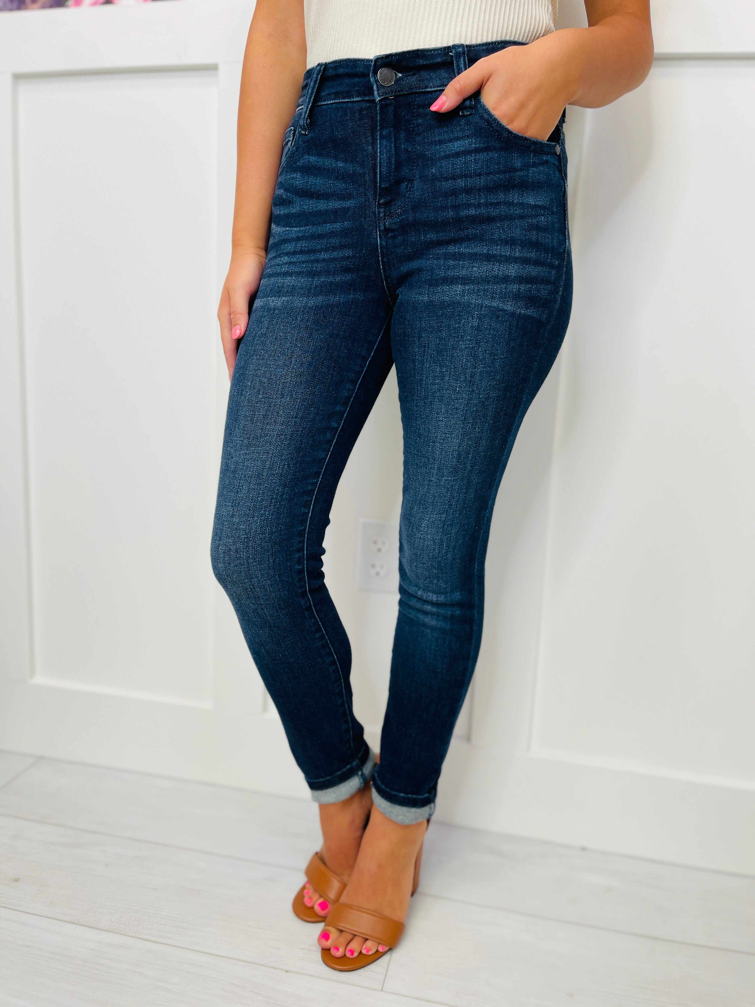 REG/CURVY Dreamland Midrise Skinny Jeans Best Selling