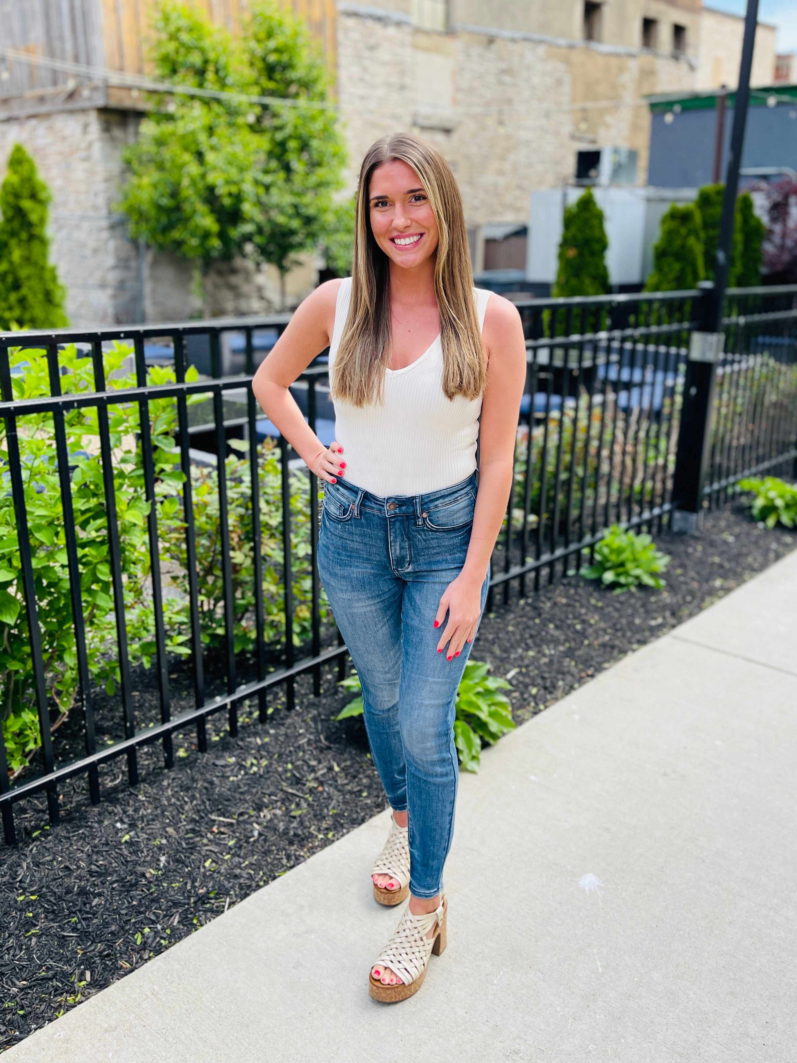 Tummy Control Skinny Jeans in Reg/Curvy Total Infatuation Restock