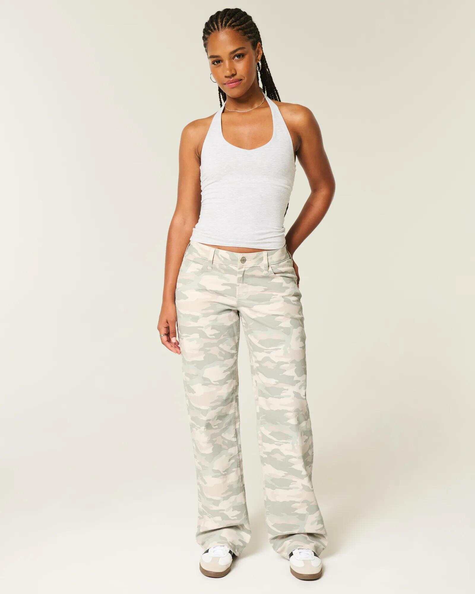 Curvy Low-Rise Light Wash Baggy Jeans