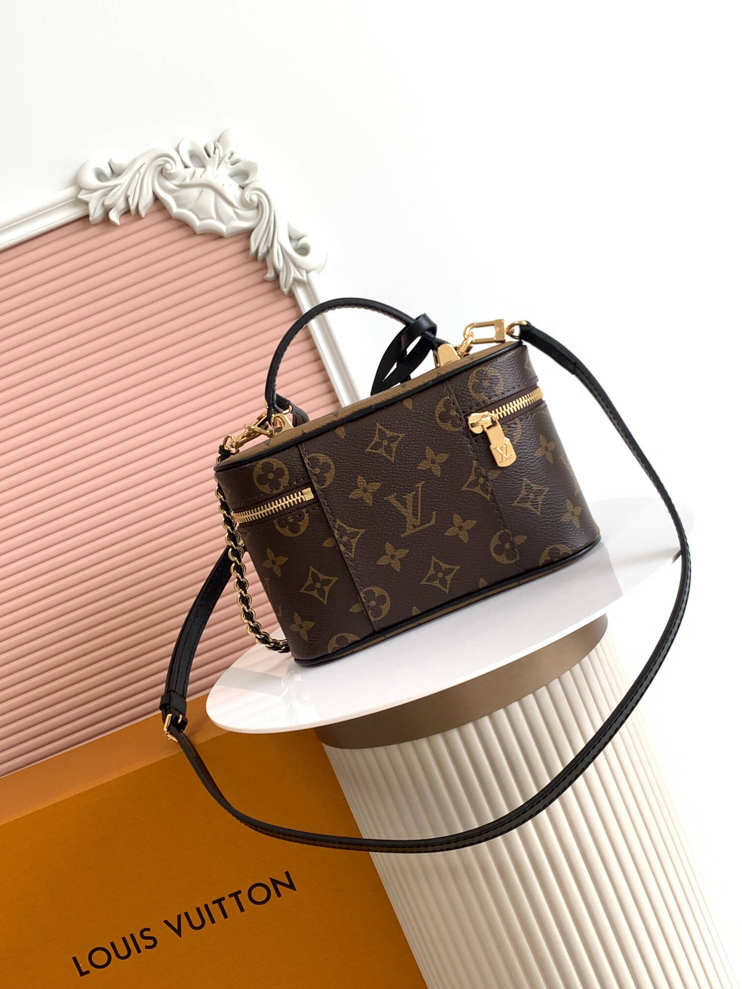 LK 2026 PADLOCK CHAIN BAG