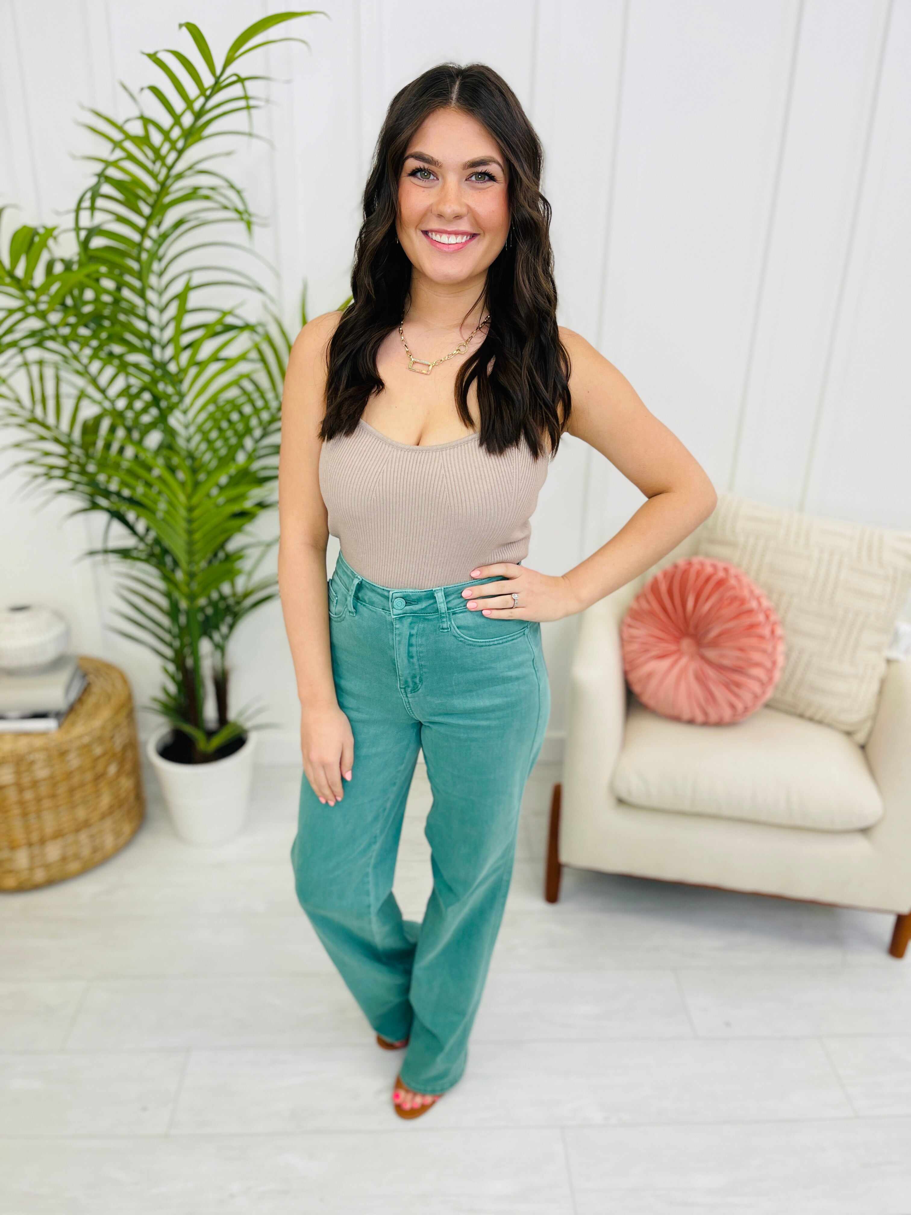 Reg/Curvy Make Waves Straight Jeans