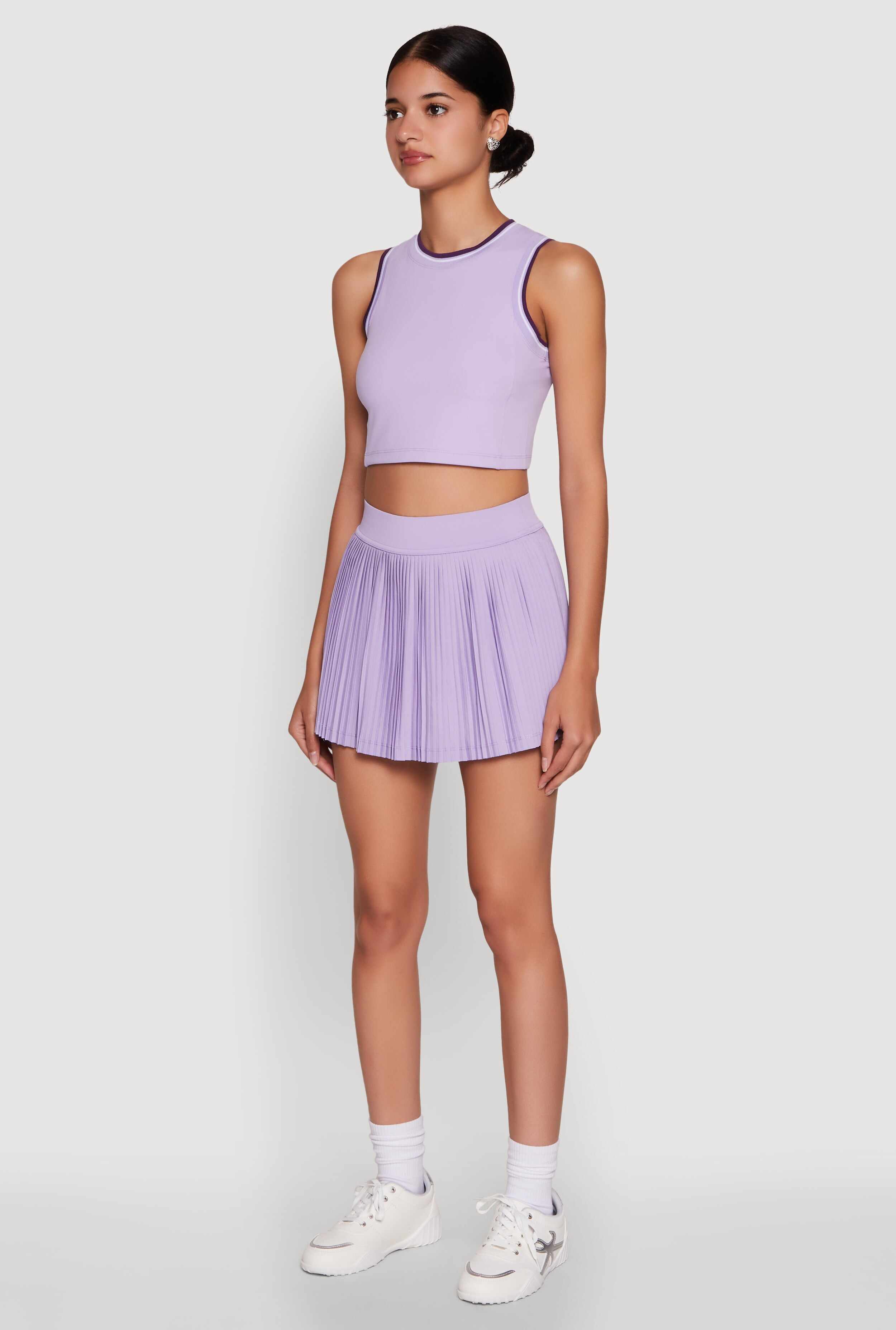 Trendy Sleeveless Cropped Crew Neck Top with Contrast Trim