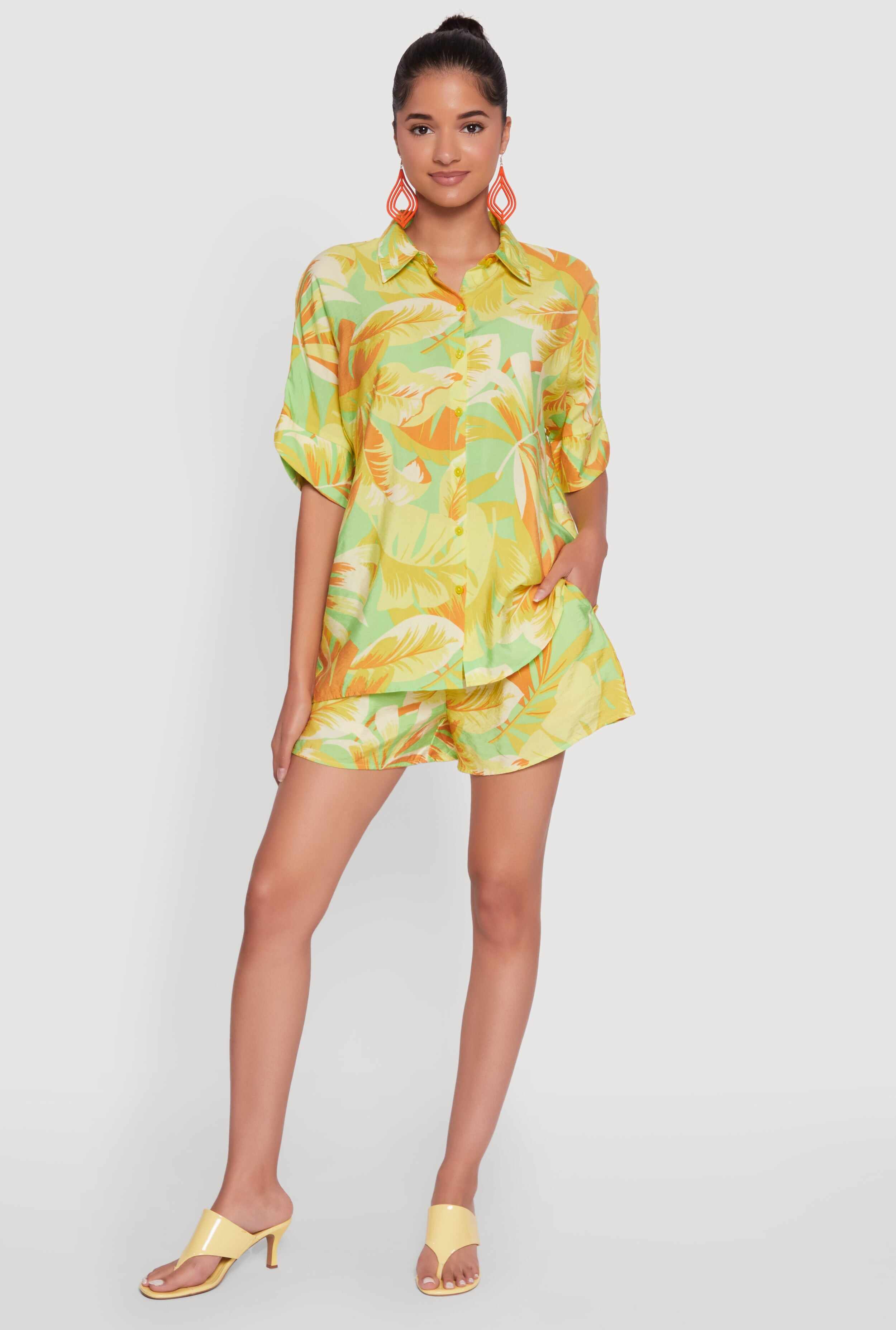 Trendy High Waisted Floral Leaf Print Crepe Knit Shorts