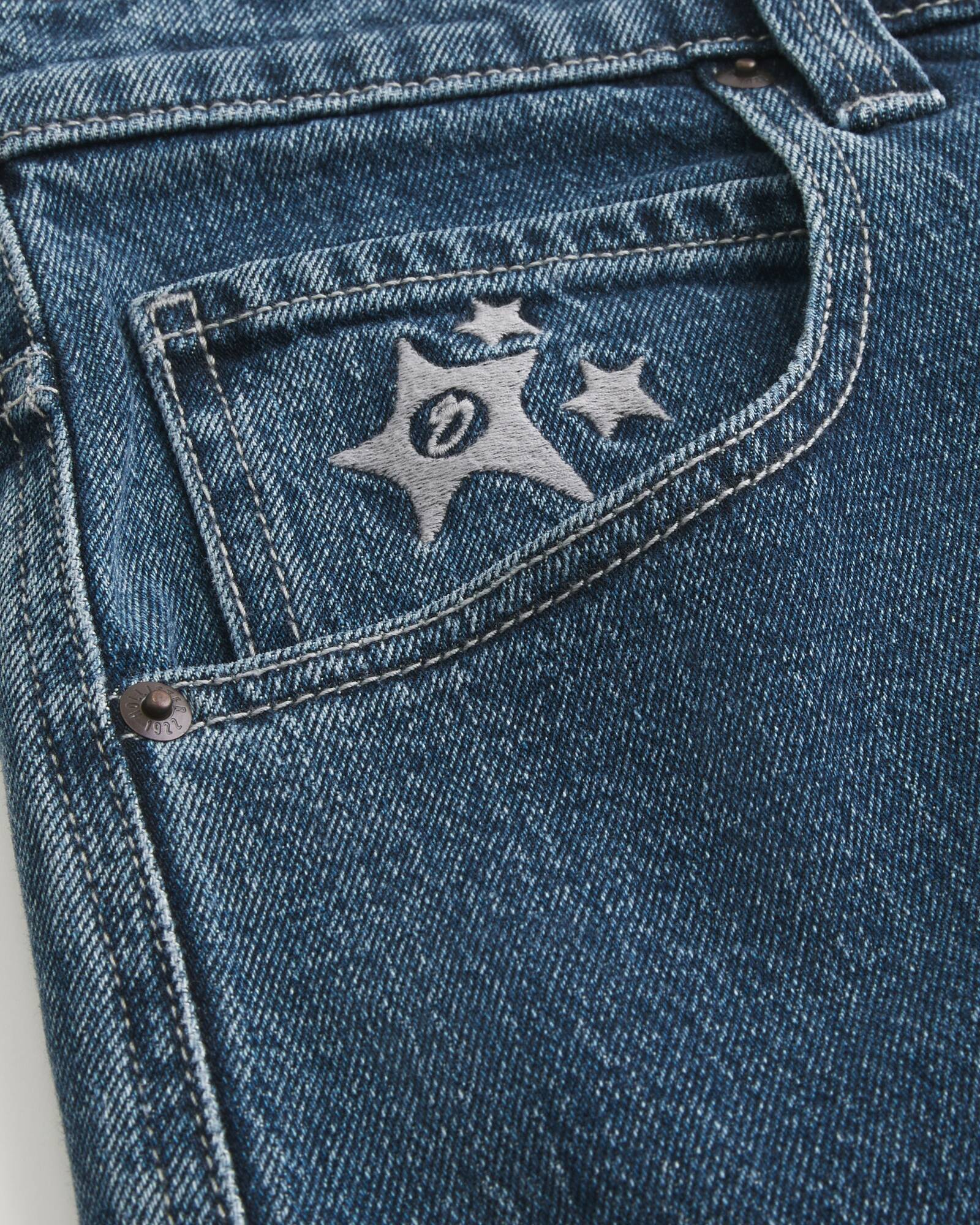 Medium Wash Skater Baggy Jeans