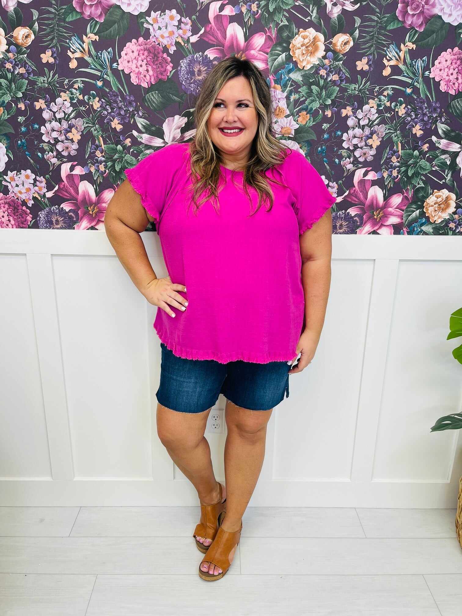 REG/CURVY Stretch This Way Mid Thigh Shorts