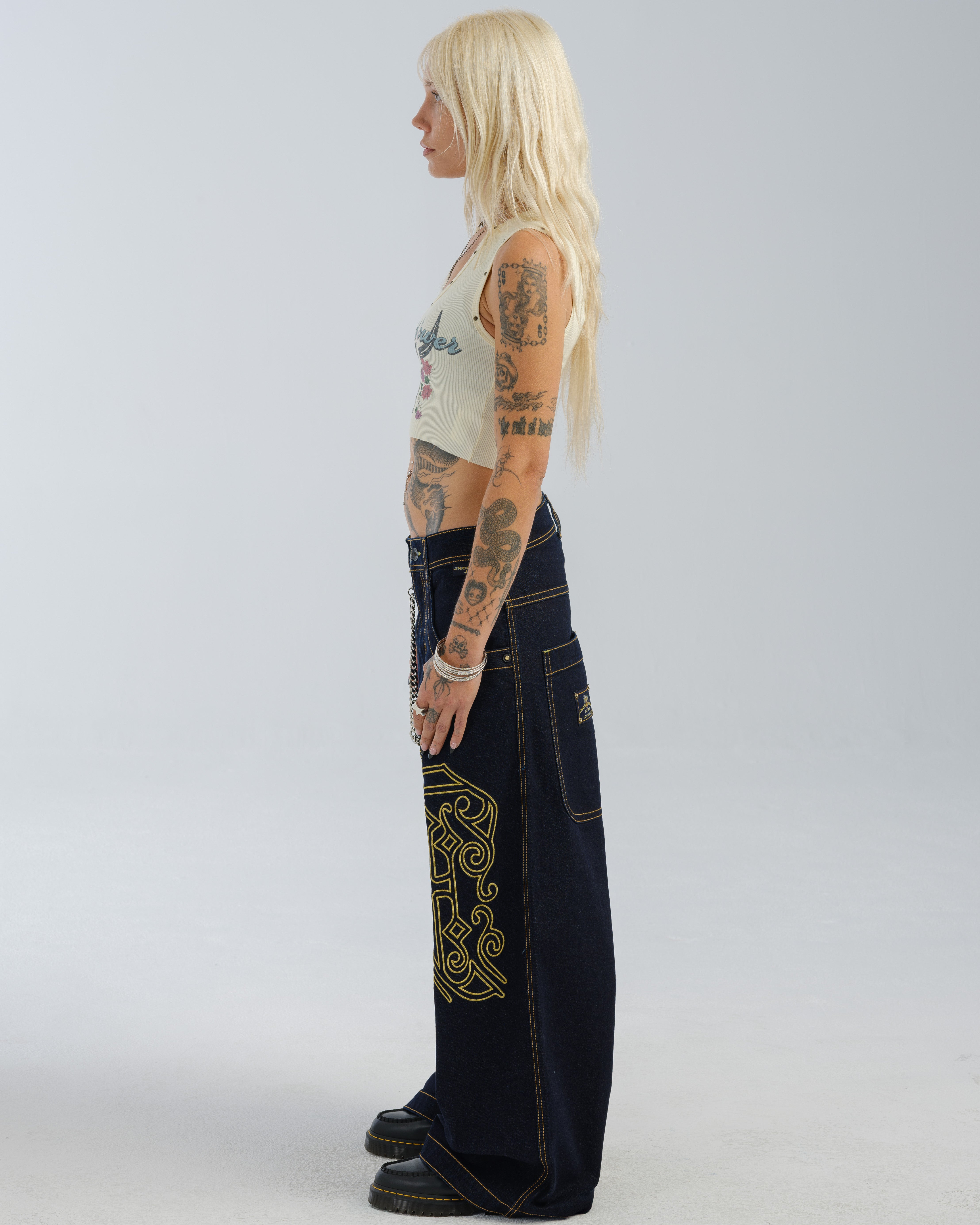 W1101 Royal Twin. 26