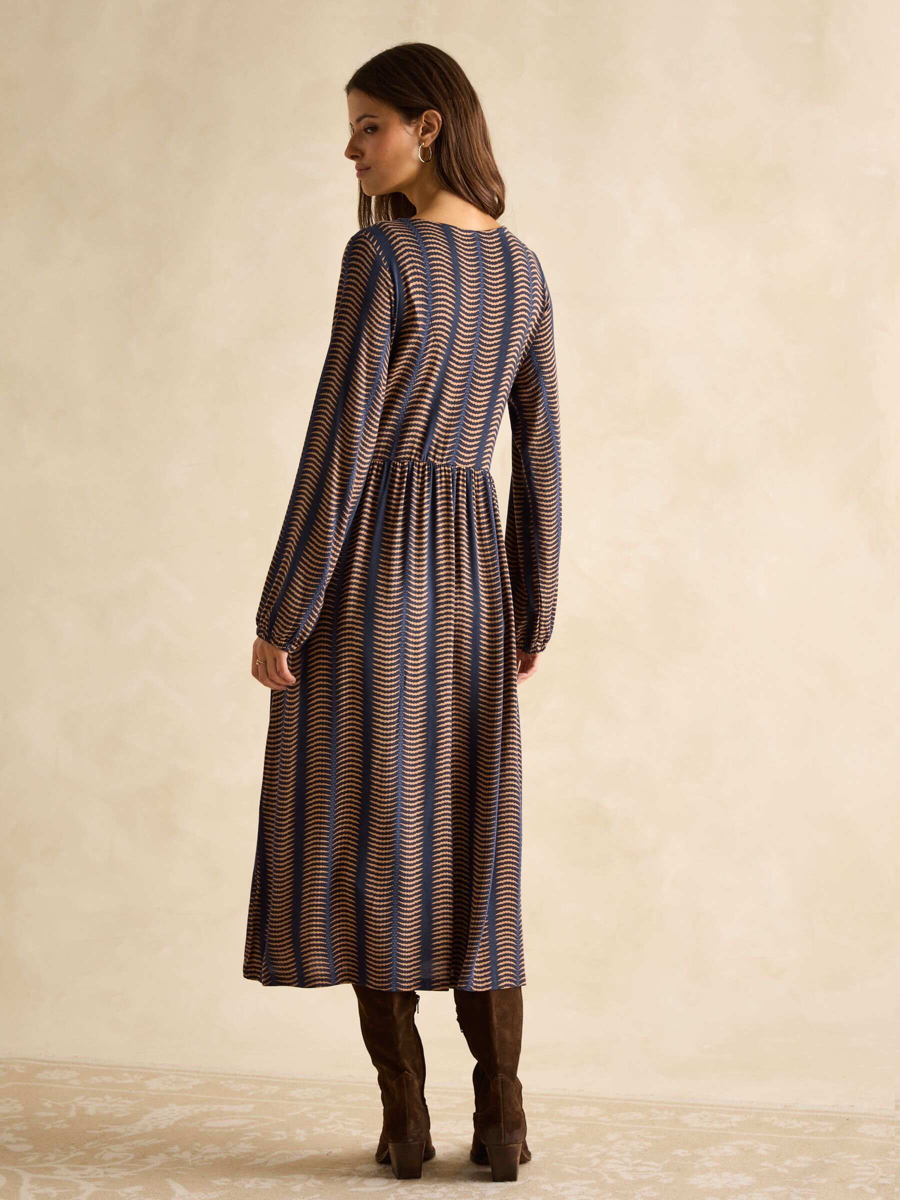 Nia Navy Blue & Tan V-Neck Long Sleeve Midaxi Dress