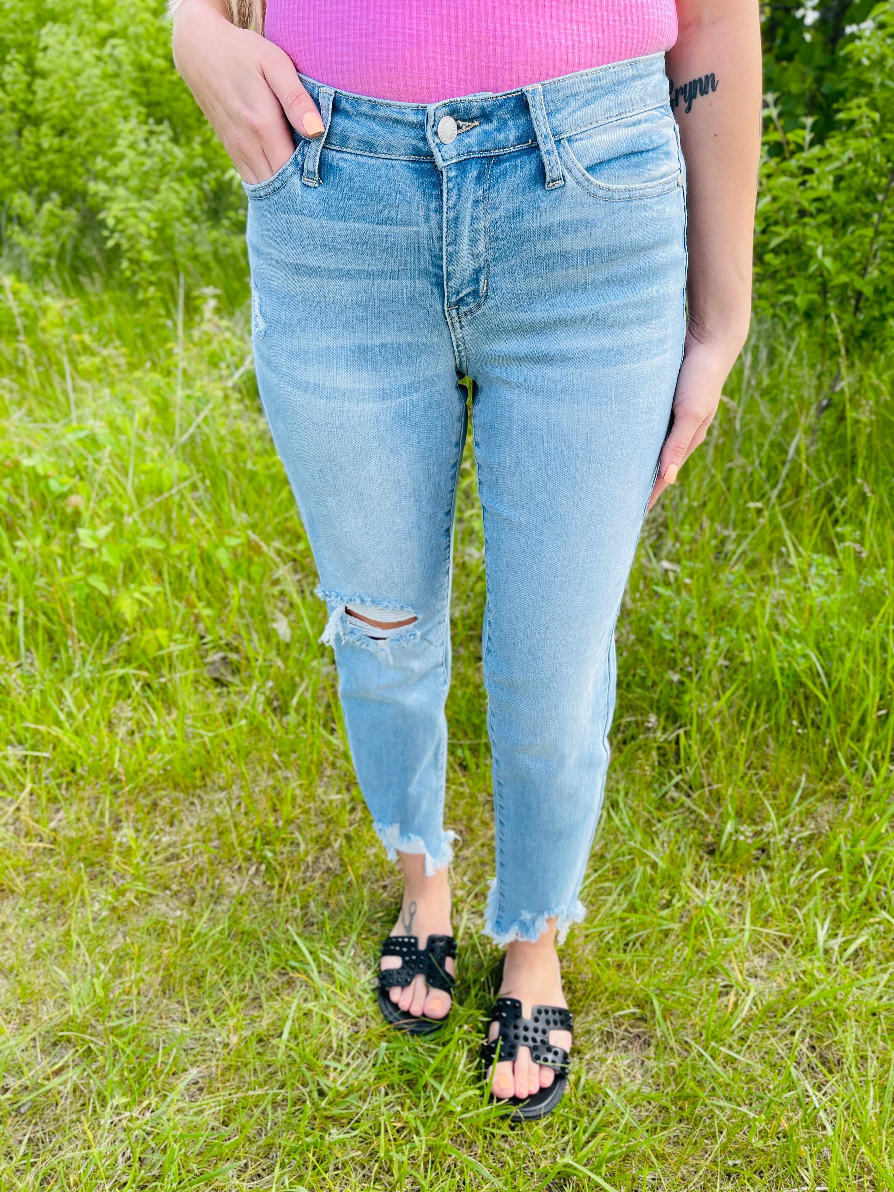 PLUS/REG Lighten Up Boyfriend Jeans