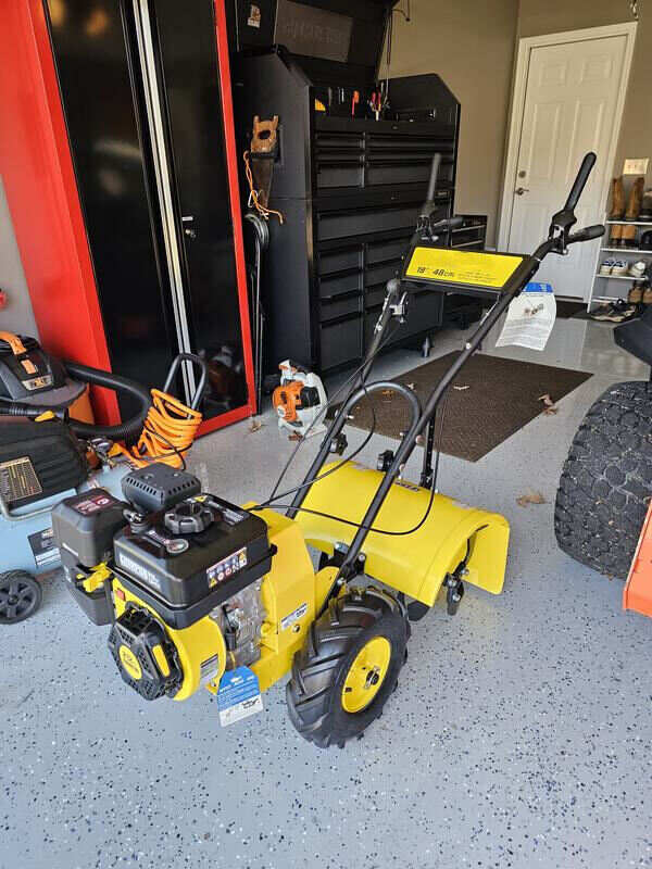 19-inch 212cc four-stroke tiller with self-propelled agricultural tires