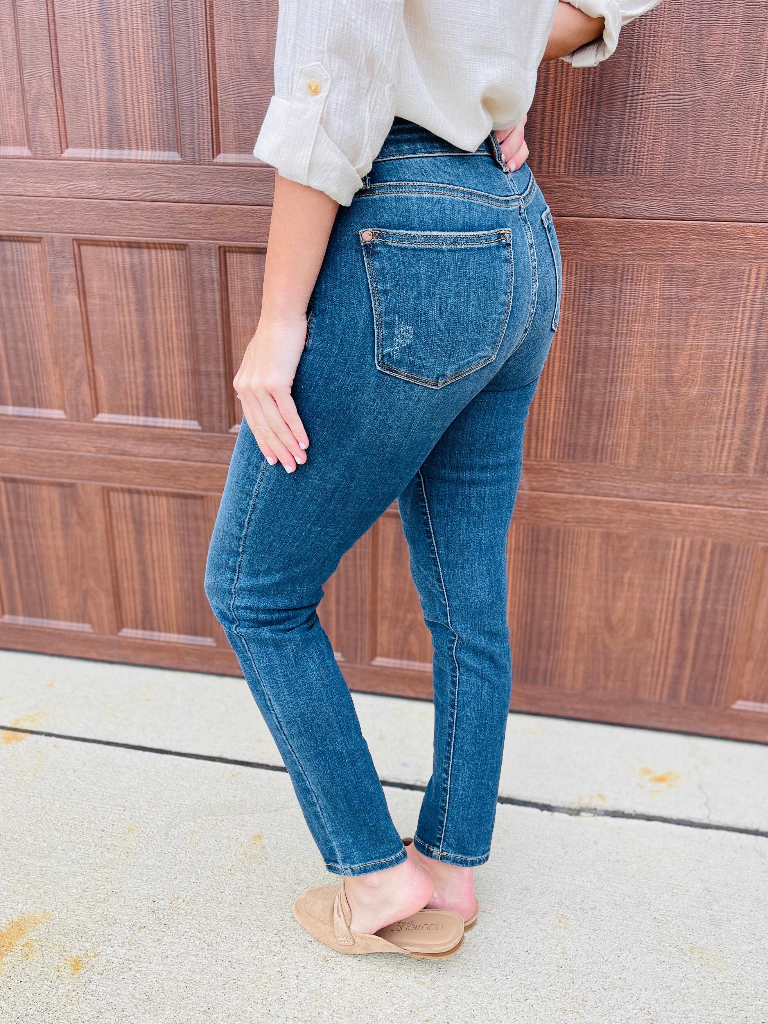 Mid Rise Plus/Reg Everyday Essential Relaxed Fit Jeans - Multiple Inseams!