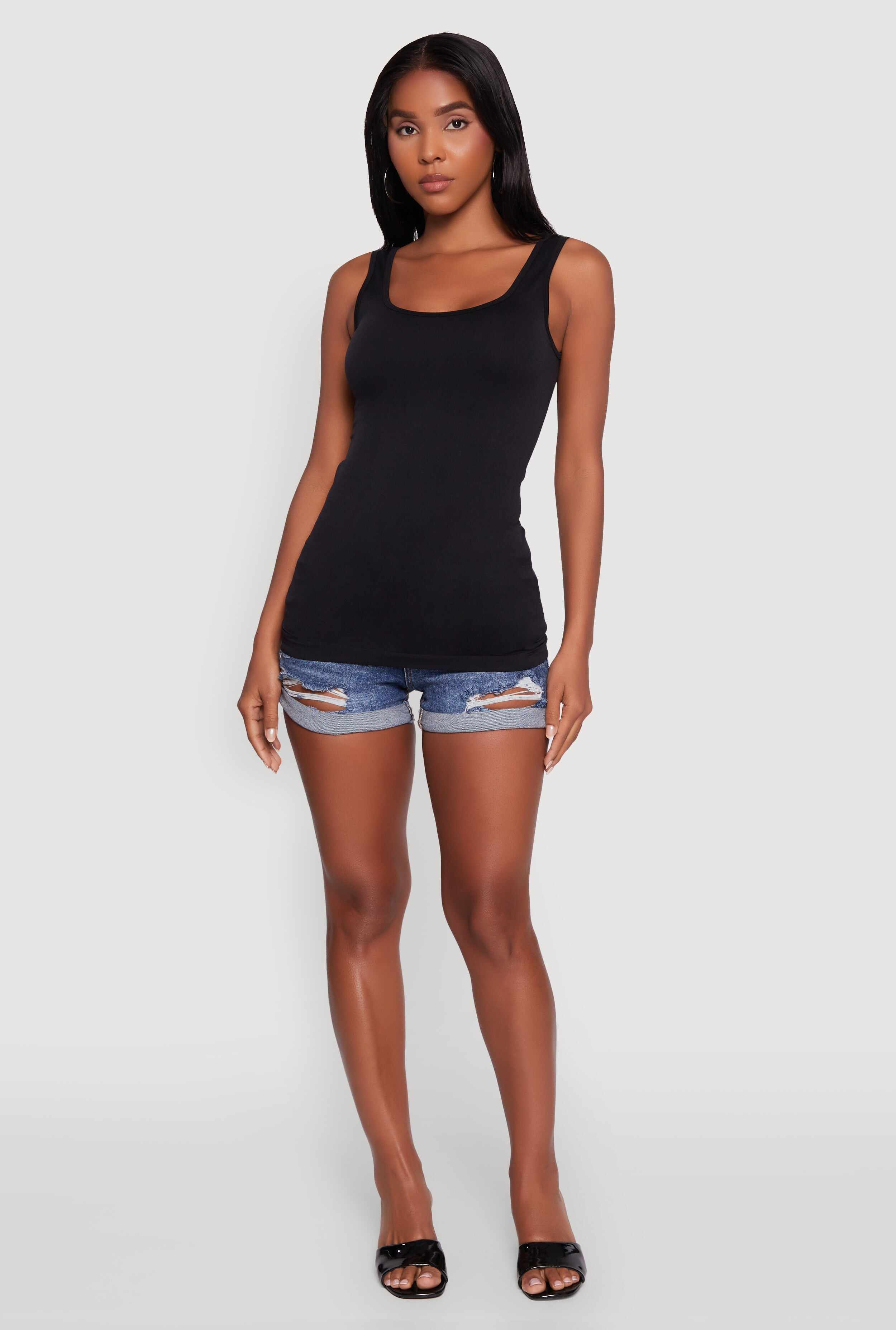 Seamless Classic Fit Scoop Neck Tank Top