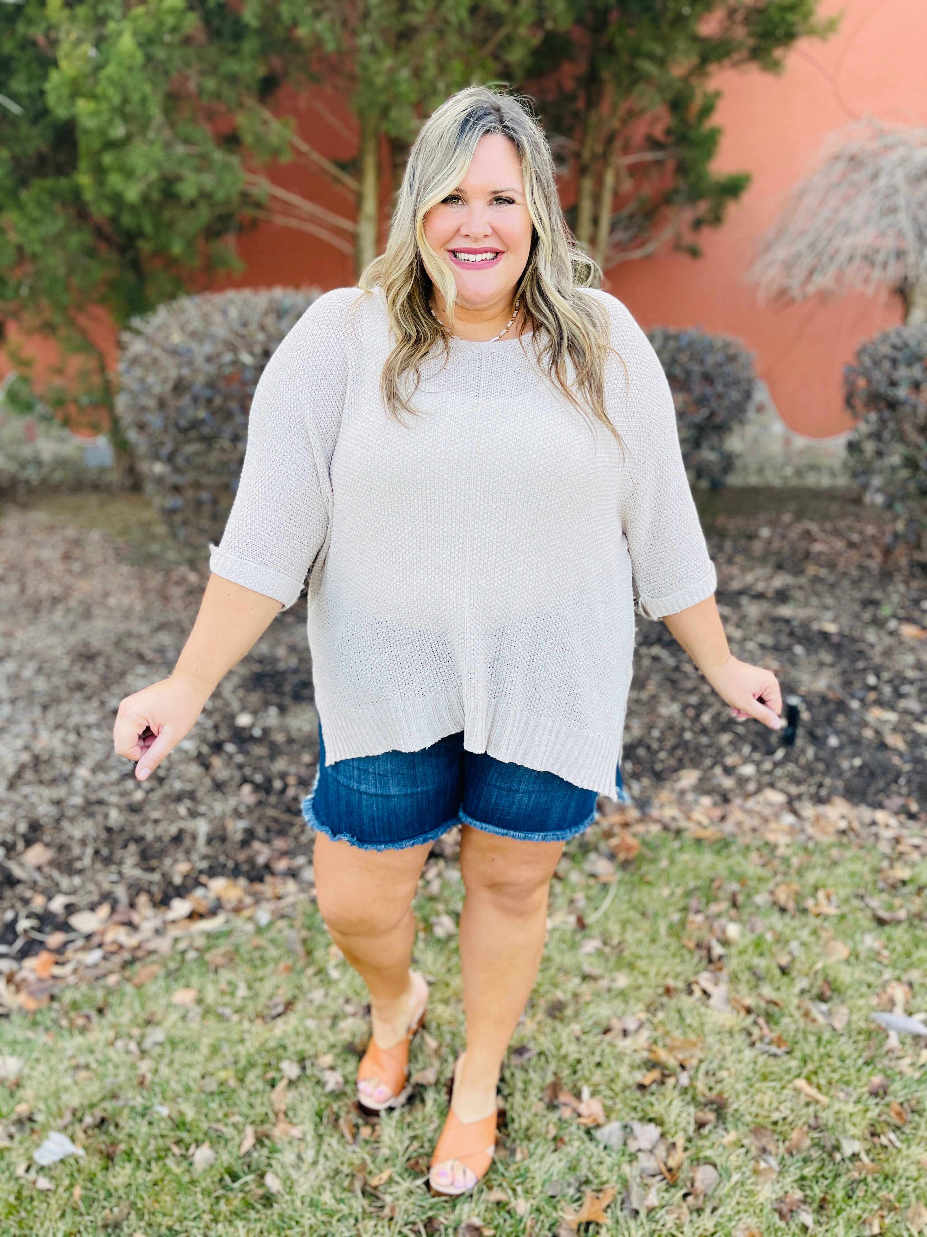 REG/CURVY Pull A Fast One Pull On Mid Thigh Shorts