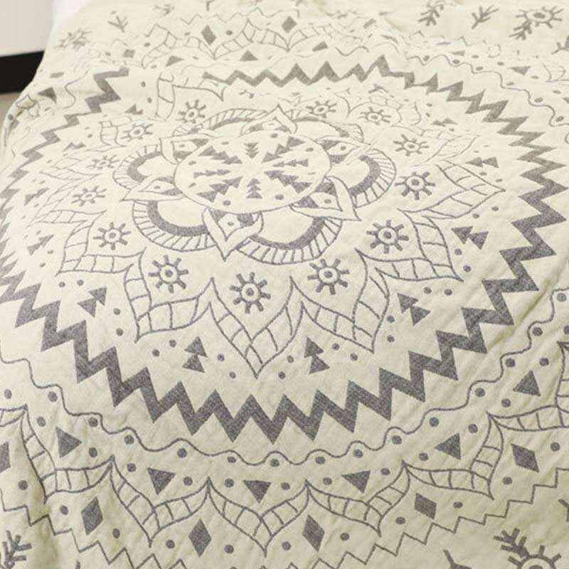 Chic Mandala Reversible Flower Cotton Quilt