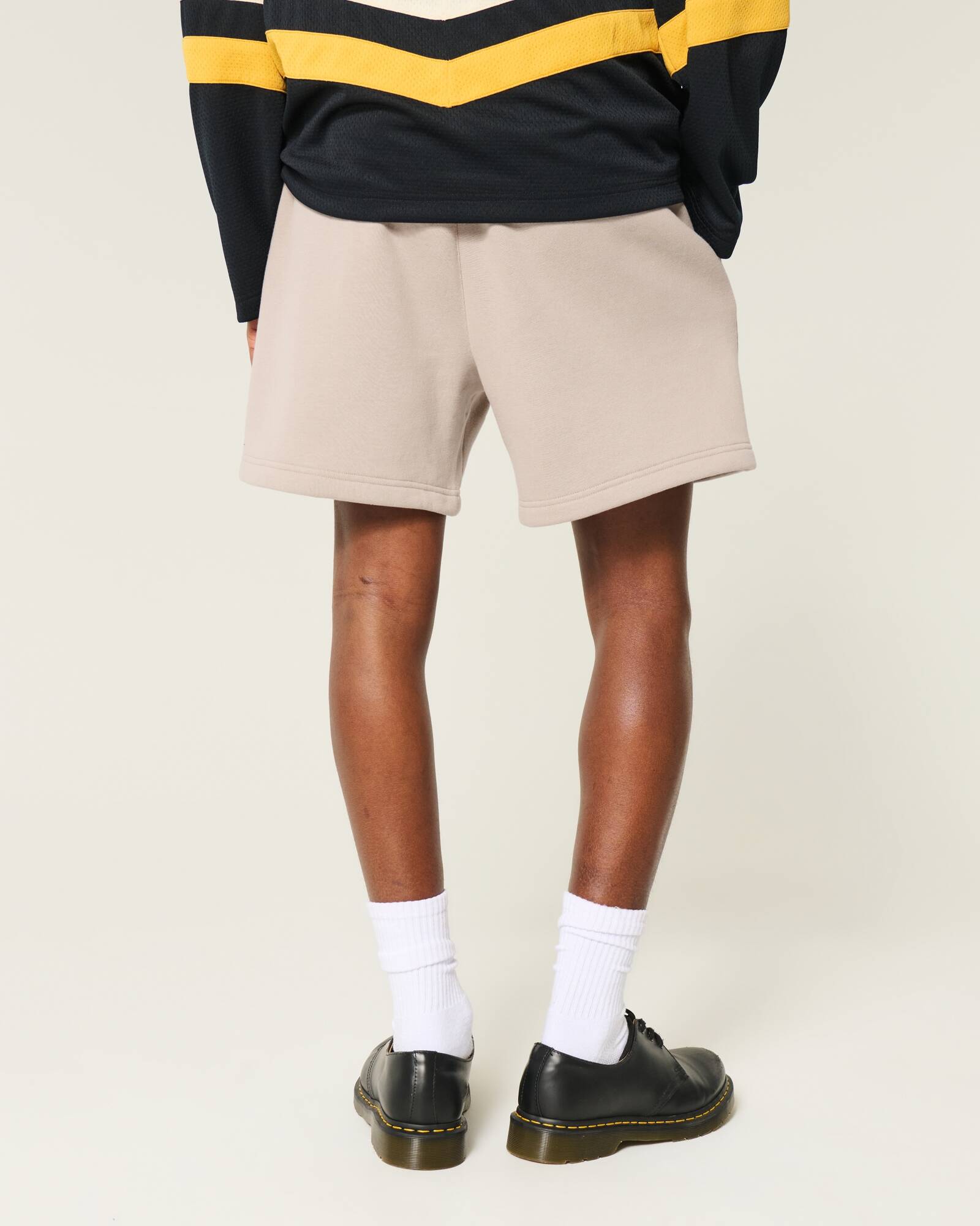 Mid-Thigh Camo Loose Fleece Shorts