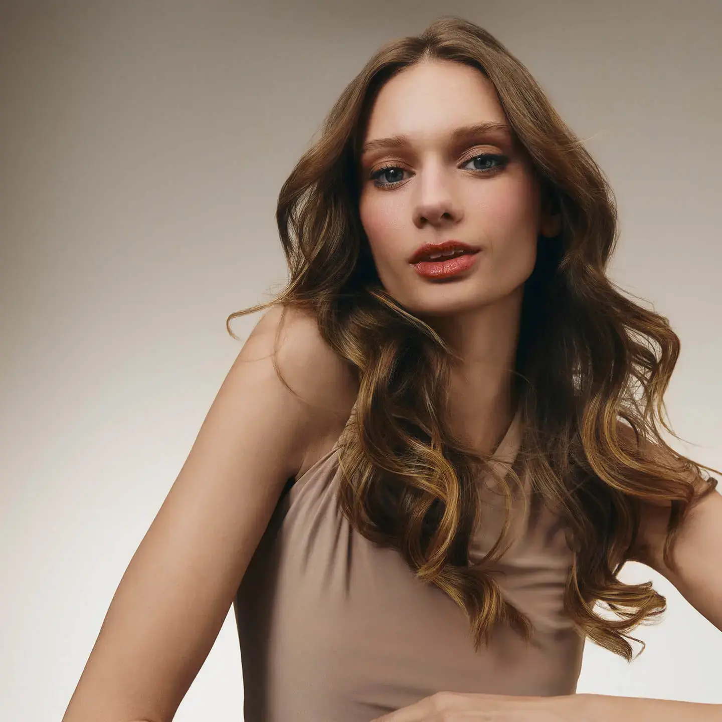 Long Barrel Curling Iron, Adjustable Heat Settings Hair Curler, Auto Shut-off Styling Tool for All Hair Types, Effortless Voluminous Curls & Waves