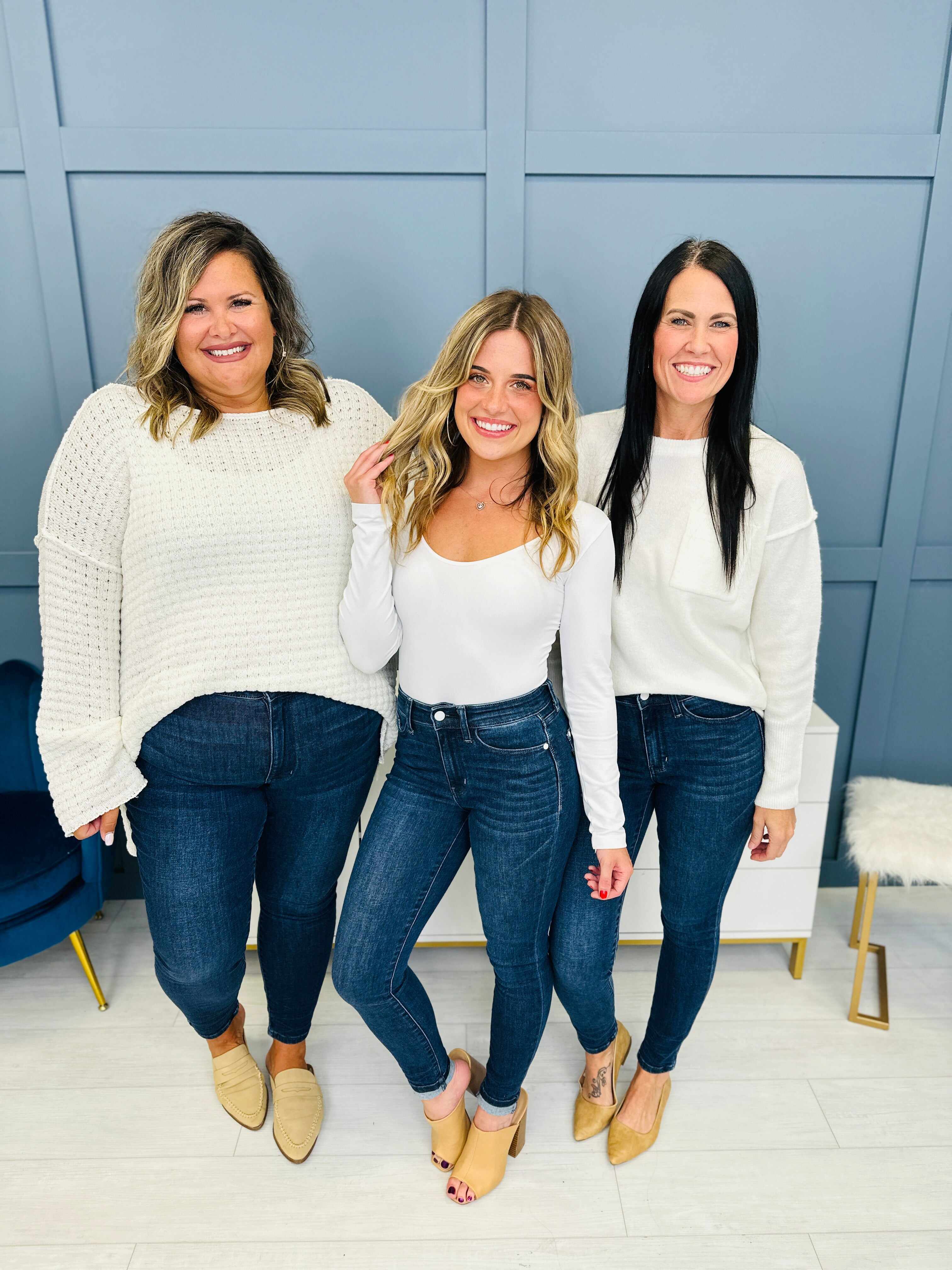REG/CURVY Mid Rise Classic and Classy Skinny Jeans