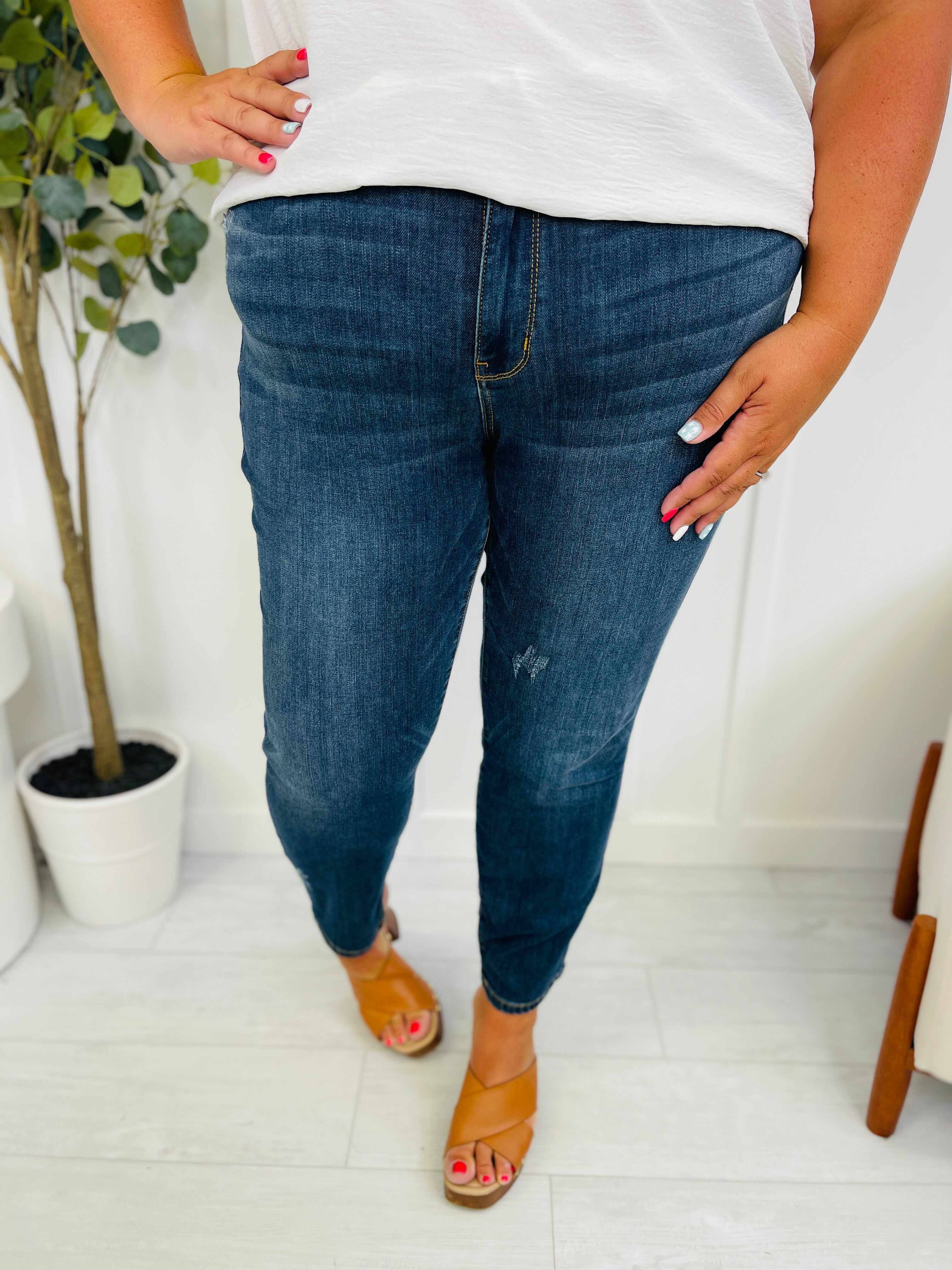 Mid Rise Plus/Reg Everyday Essential Relaxed Fit Jeans - Multiple Inseams!