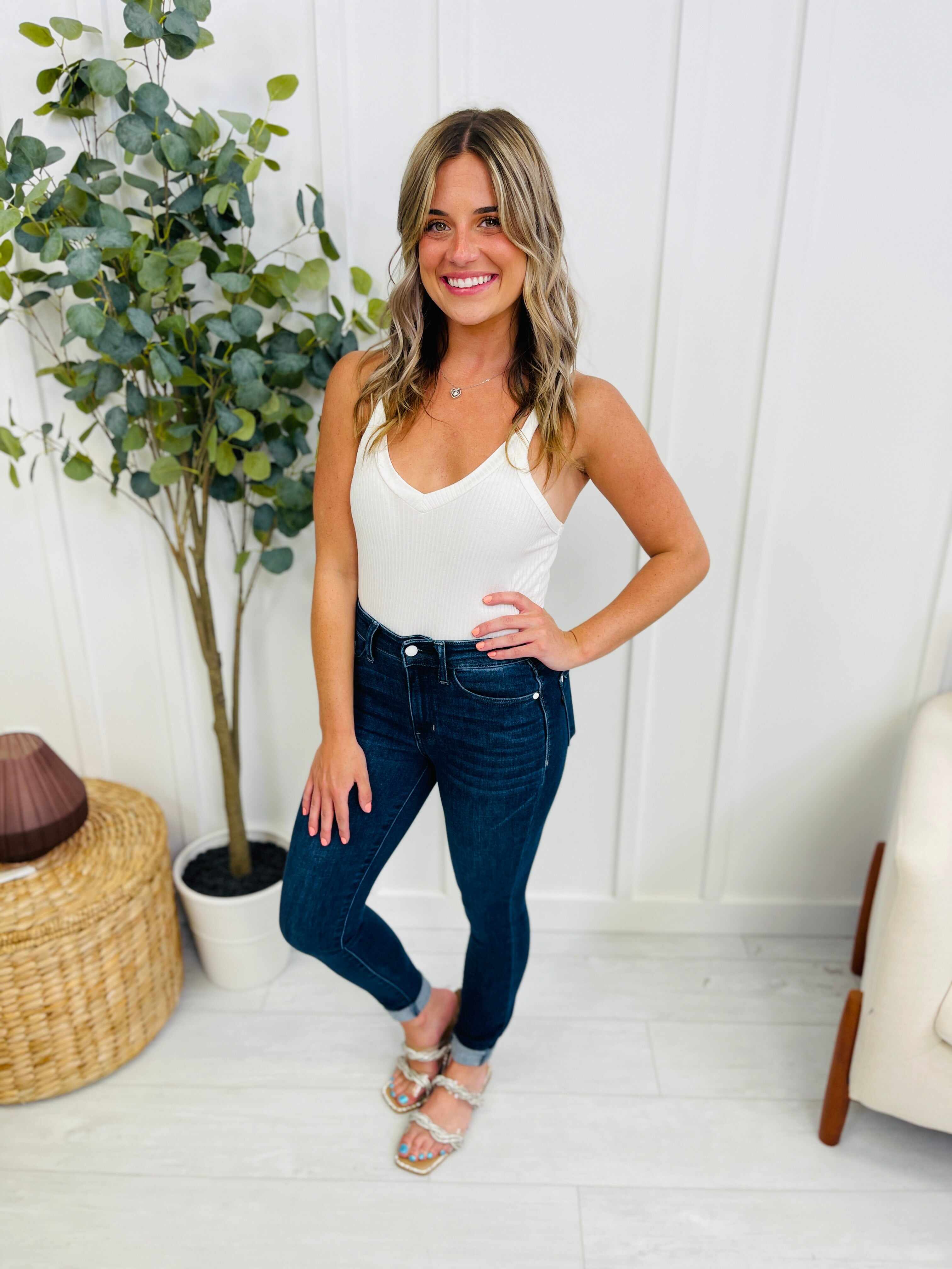 REG/CURVY Mid Rise Classic and Classy Skinny Jeans