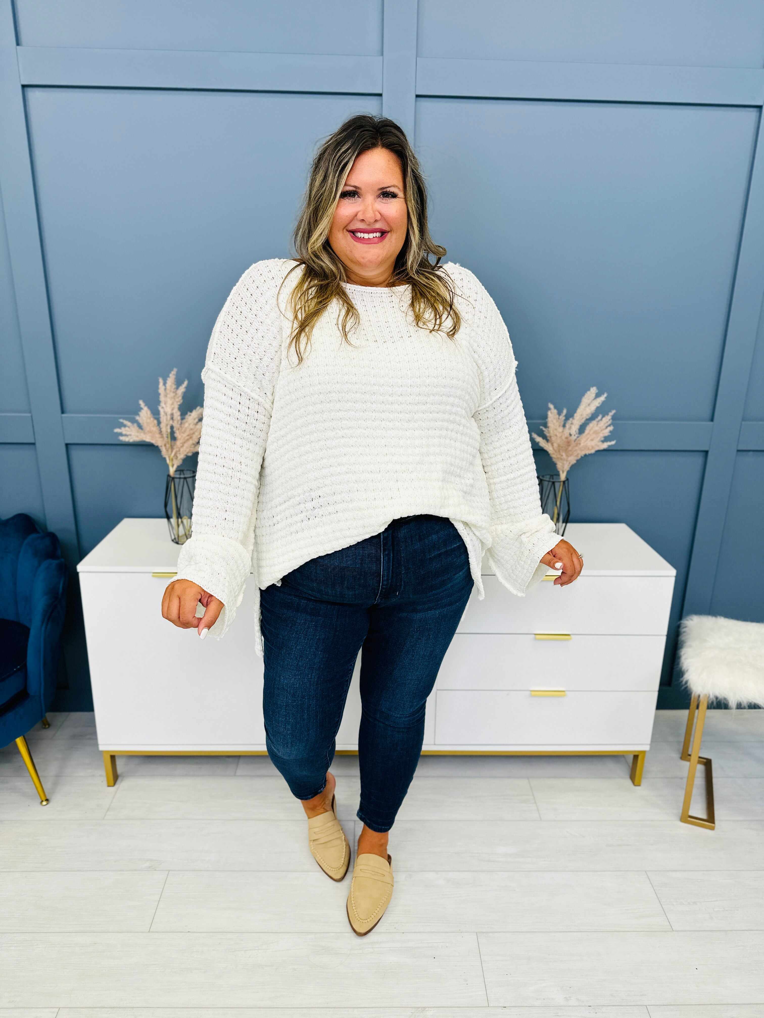 REG/CURVY Mid Rise Classic and Classy Skinny Jeans