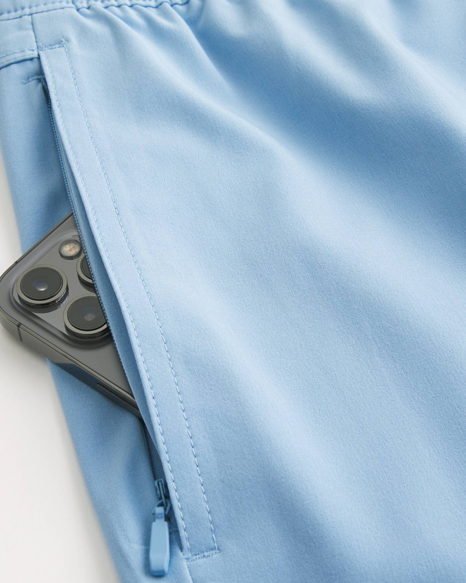 Mid-Thigh Hybrid Active Shorts