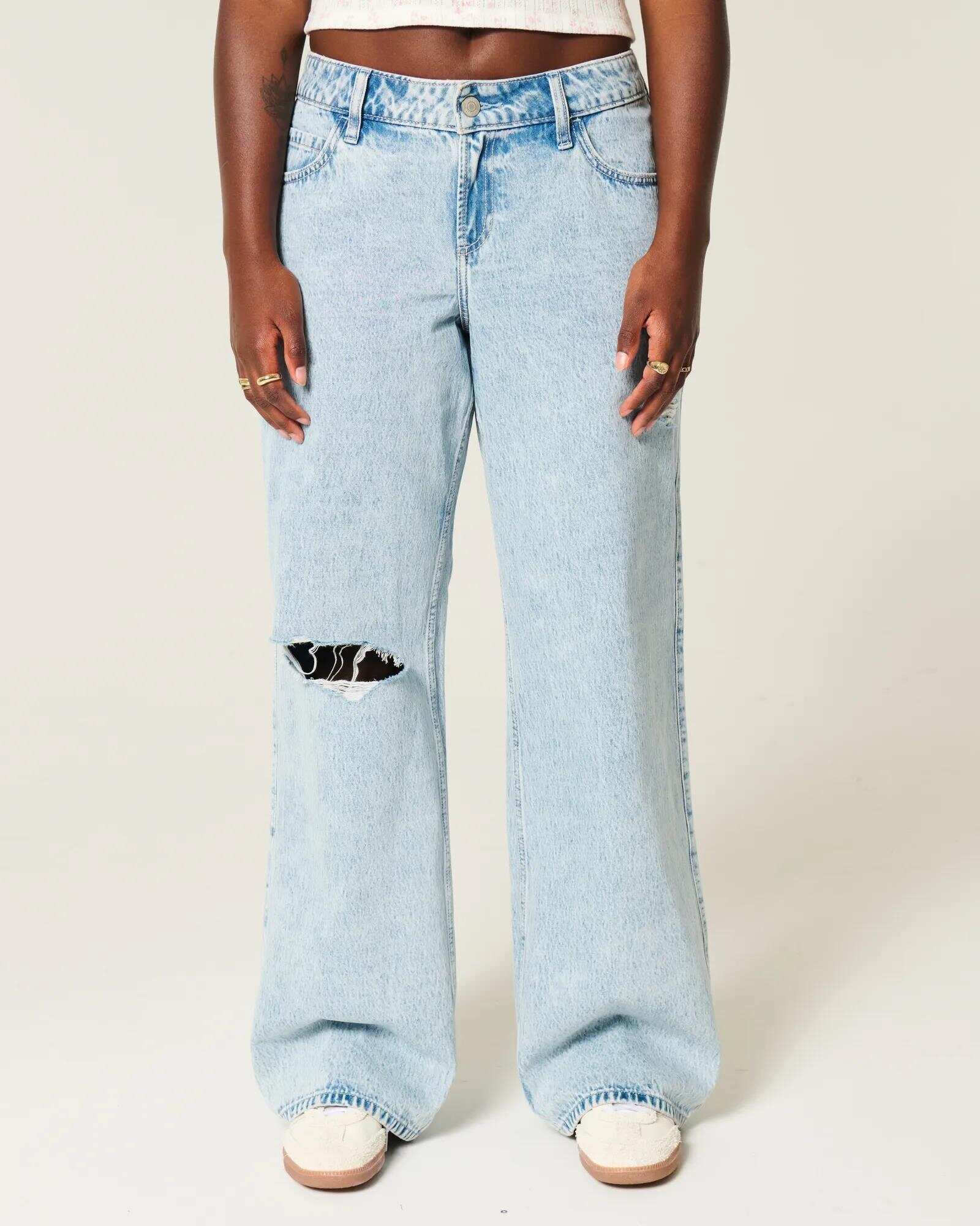Curvy Low-Rise Light Wash Baggy Jeans