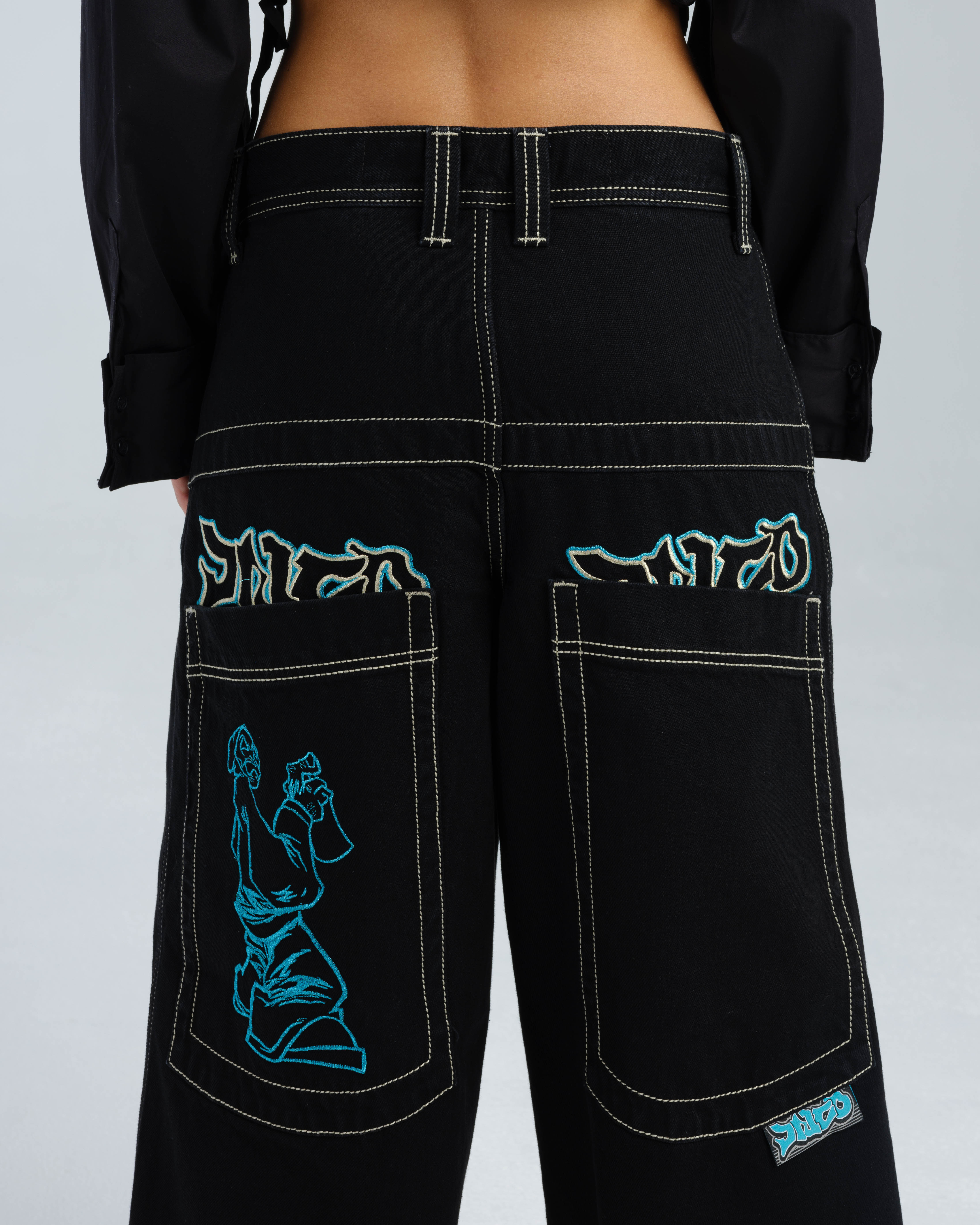 W Artistical Uprising. 26