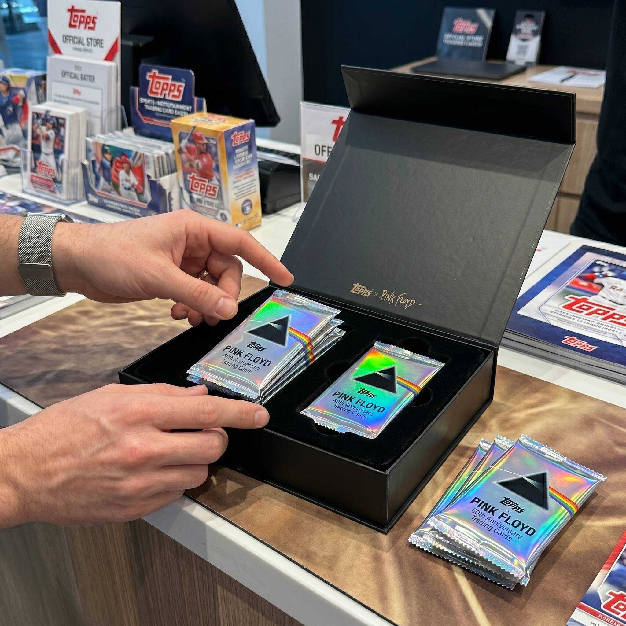 🎸 Pink Floyd 60th Anniversary Topps Limited Collectible Cards!✨